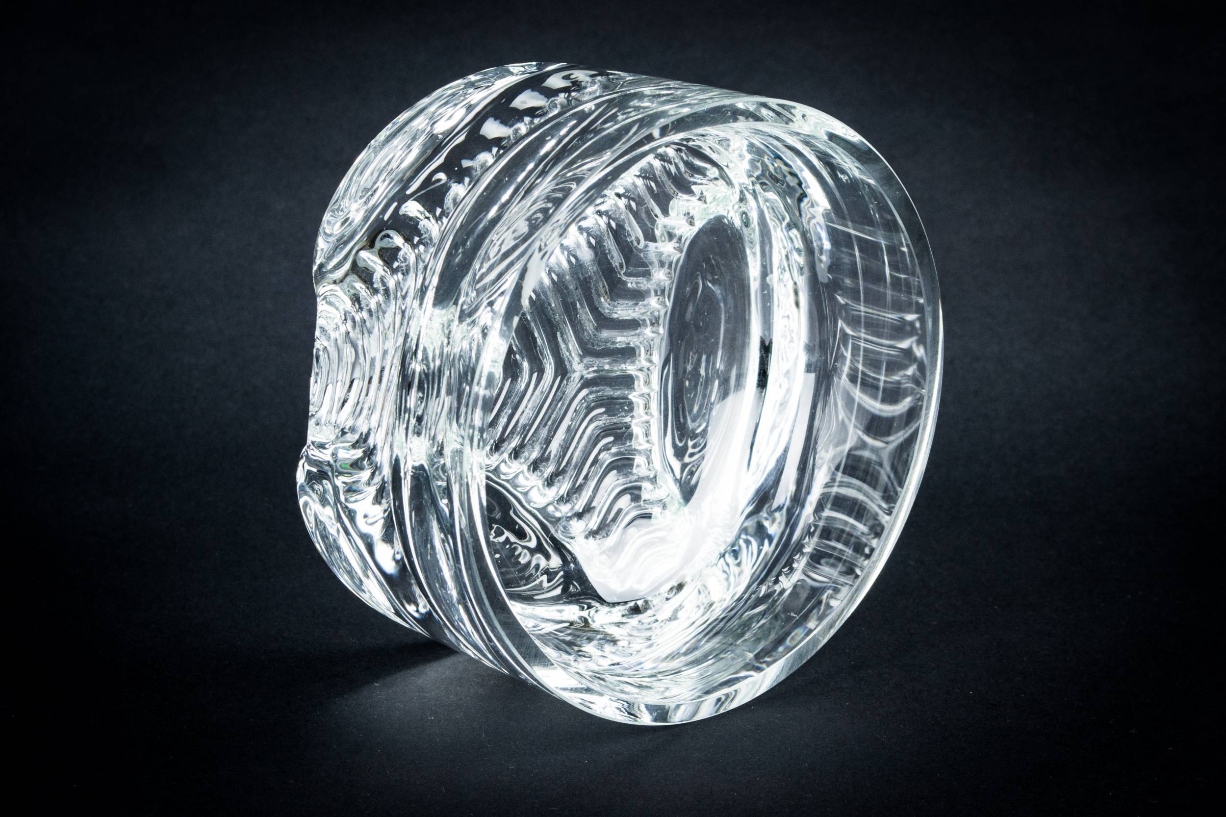 Vintage Imposing Ribbed — Glass wine bottle coaster 2