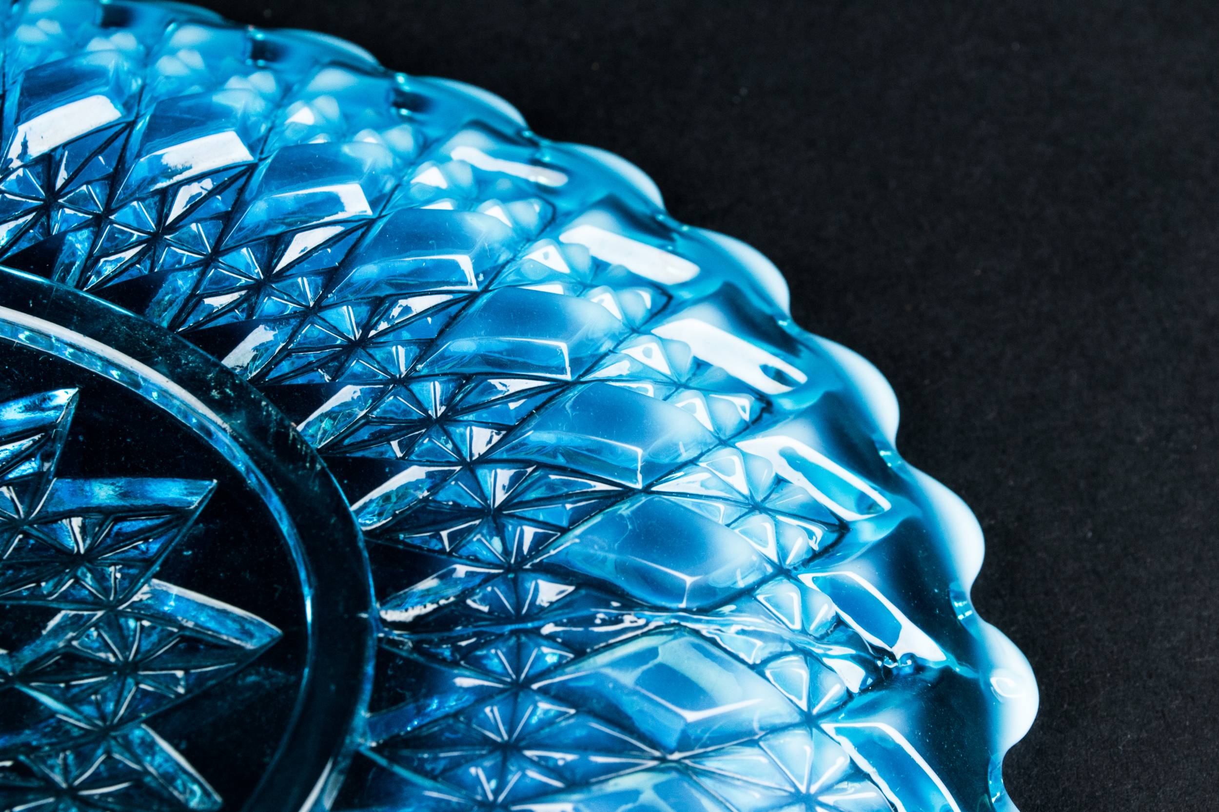 Antique Victorian Diamond — Pearline glass bowl 1