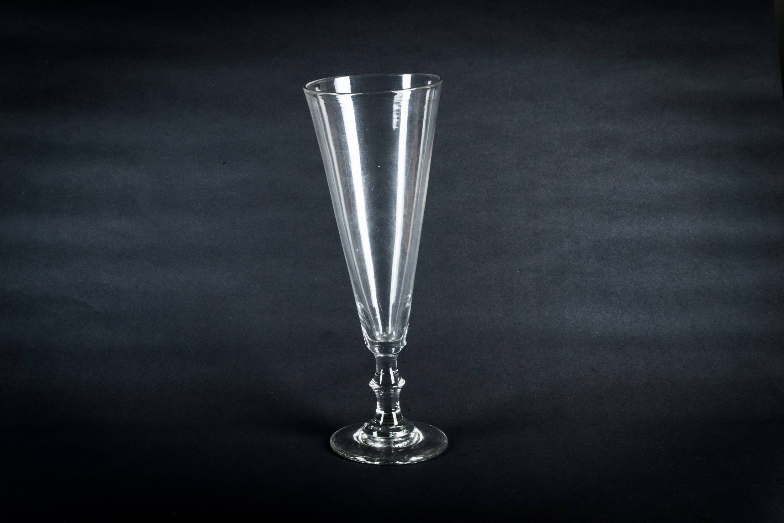 Blown Glass Clear — Imposing champagne flute