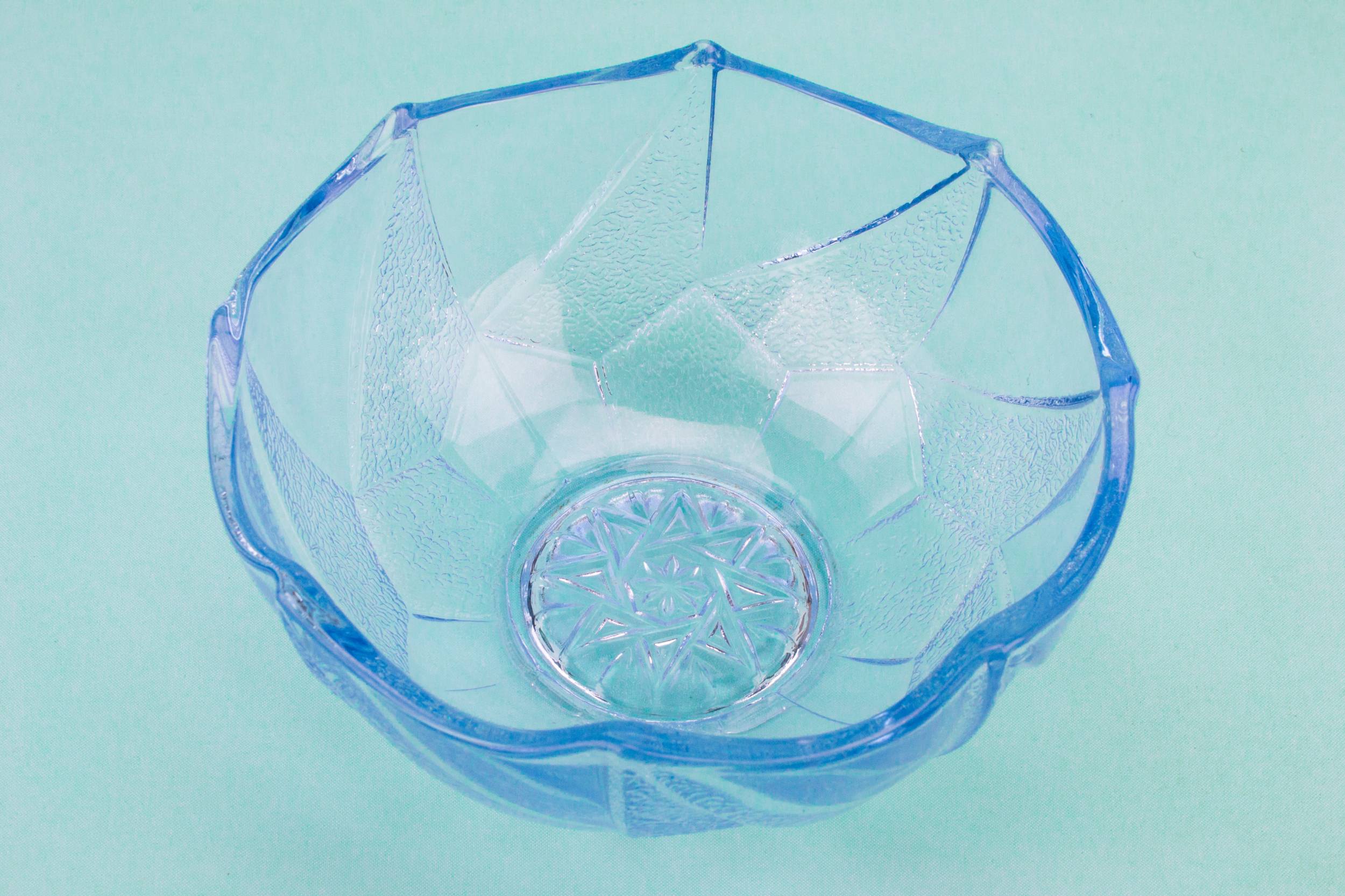 Glass Spectacular Geometric — Blue glass salad bowl 1