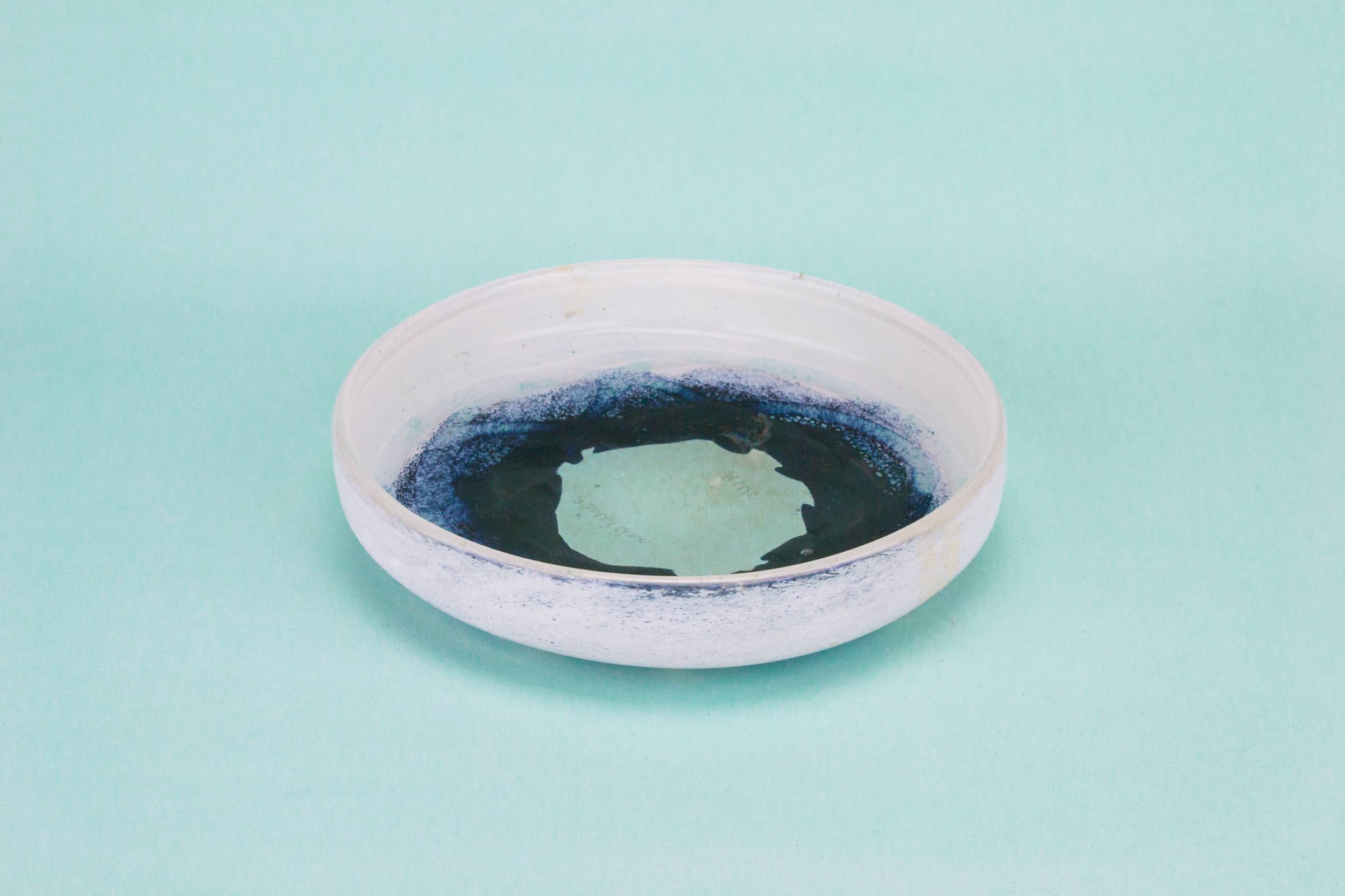 Elegant Modernist Abstract — Phoenician art glass bowl