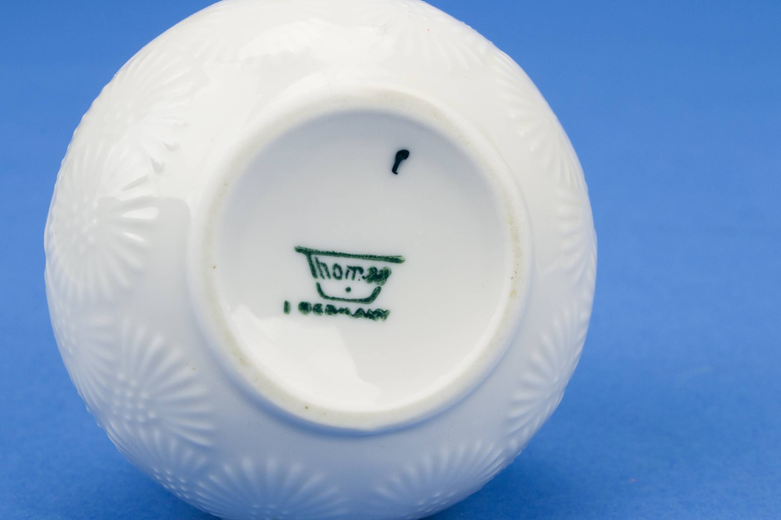 Small White Porcelain — Small white porcelain vase 3