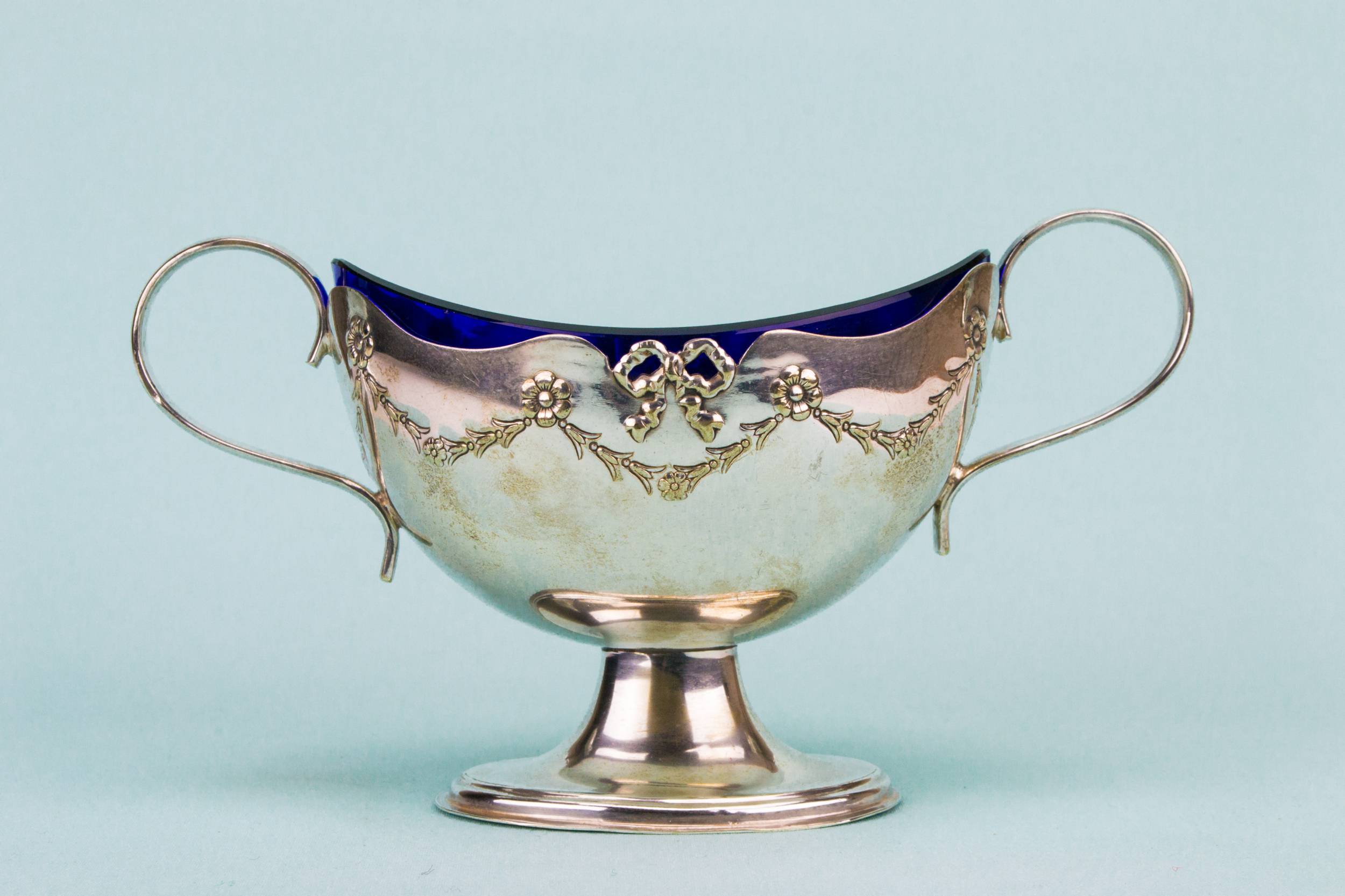 Elegant Antique Silver — Silver plated and glass bowl 1