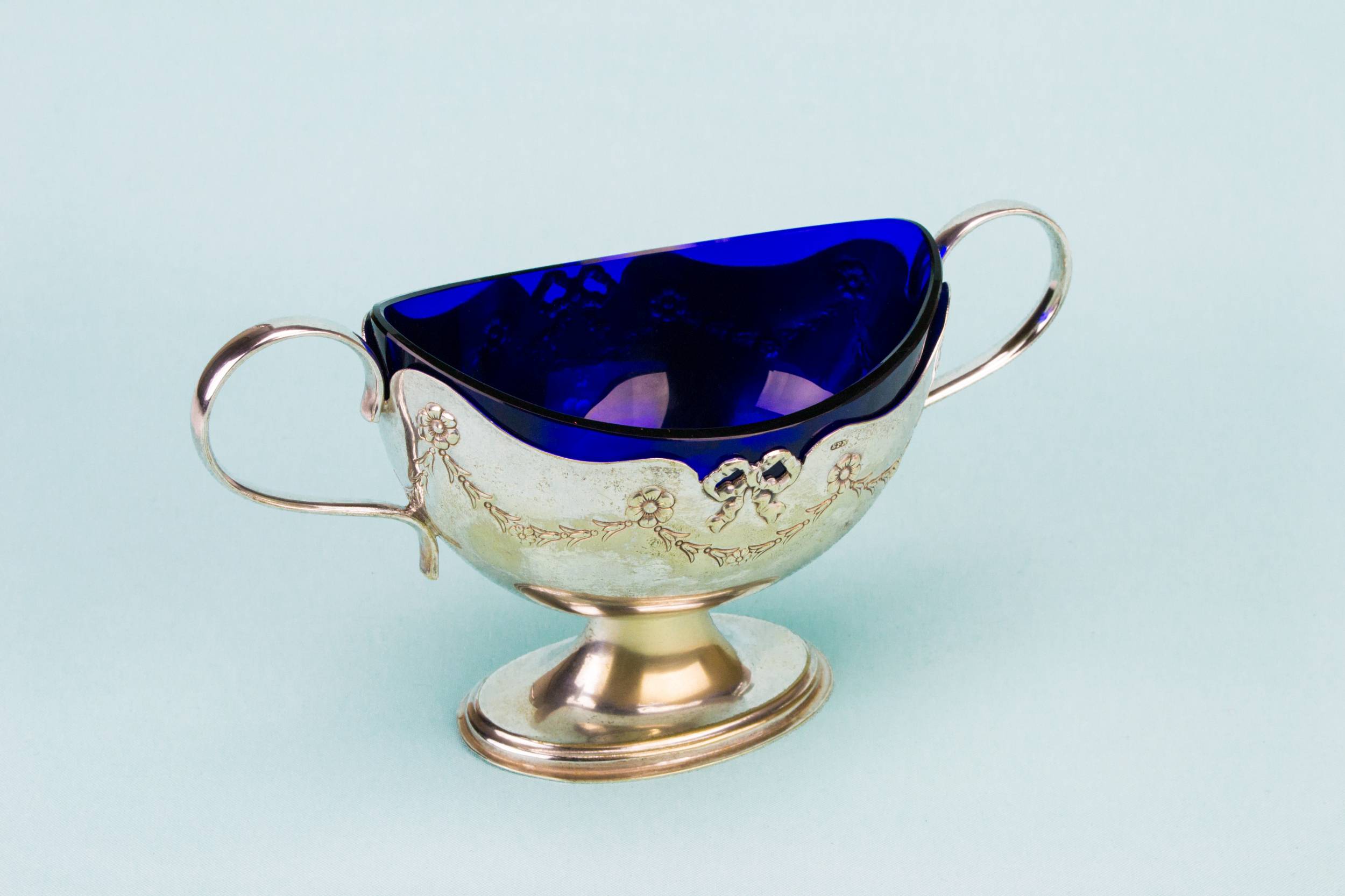 Elegant Antique Silver — Silver plated and glass bowl 3
