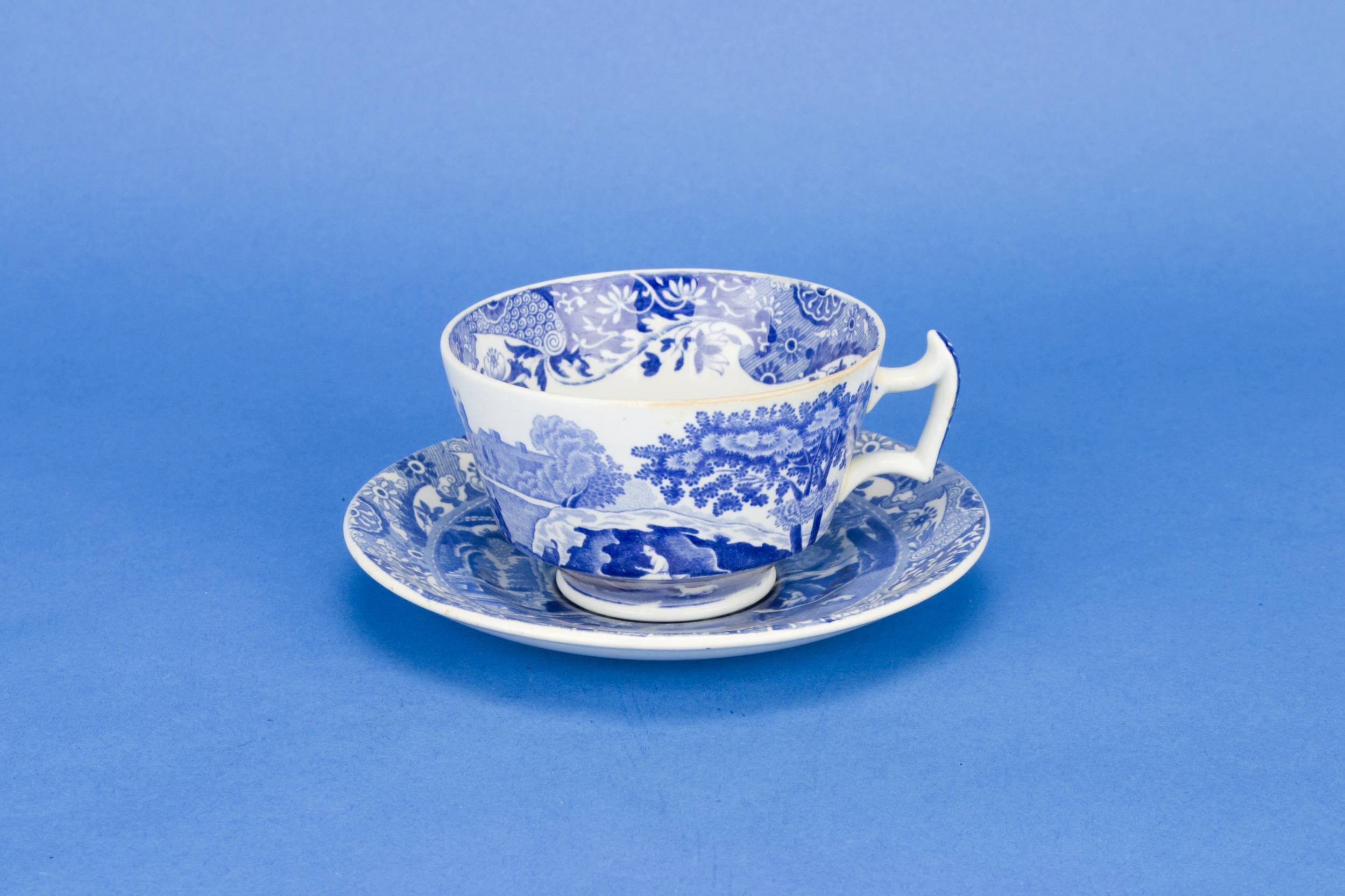 Victorian Vintage Cup — Blue and white tea set