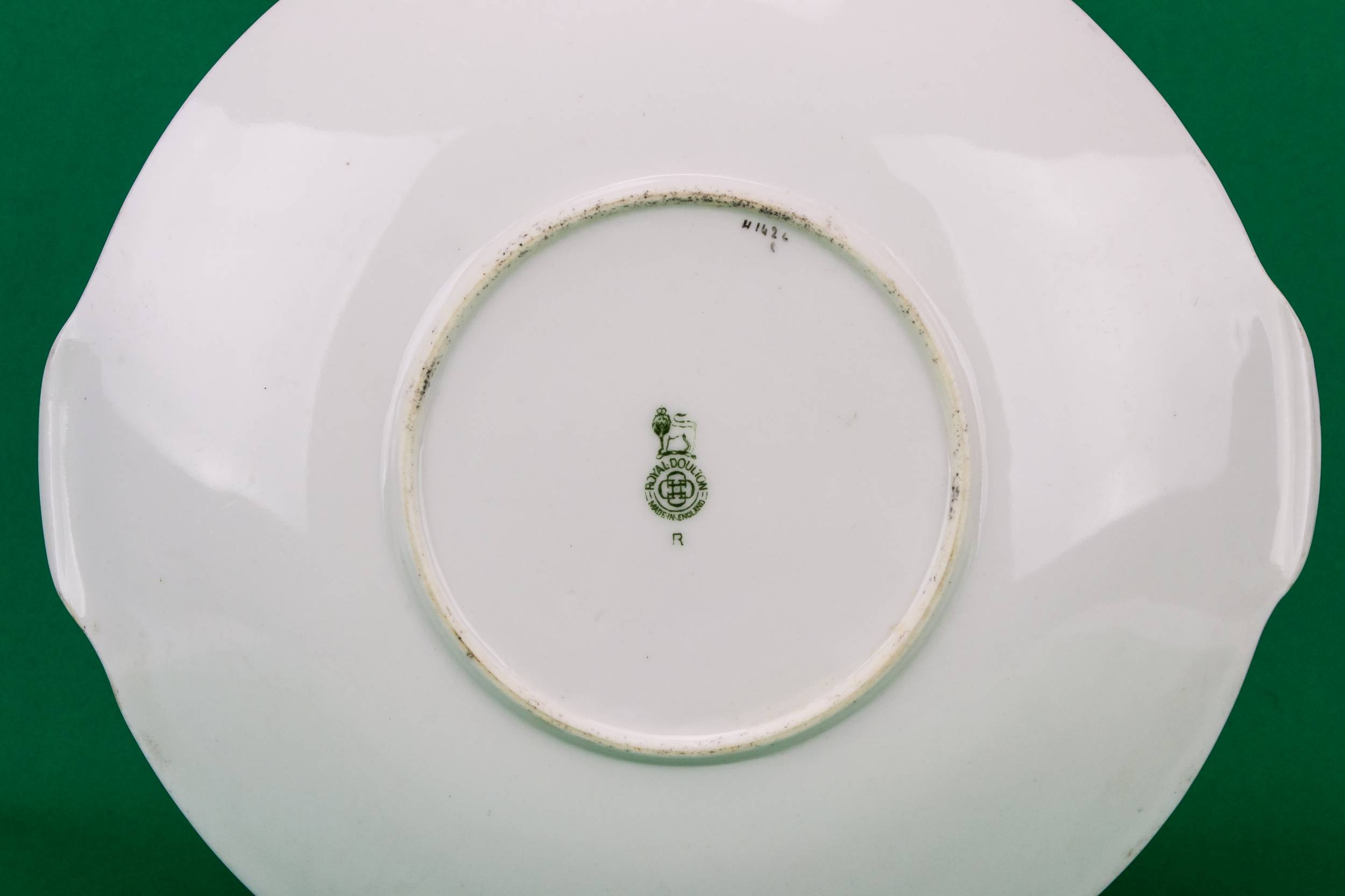 Black and Green — Black and green cake plate 1