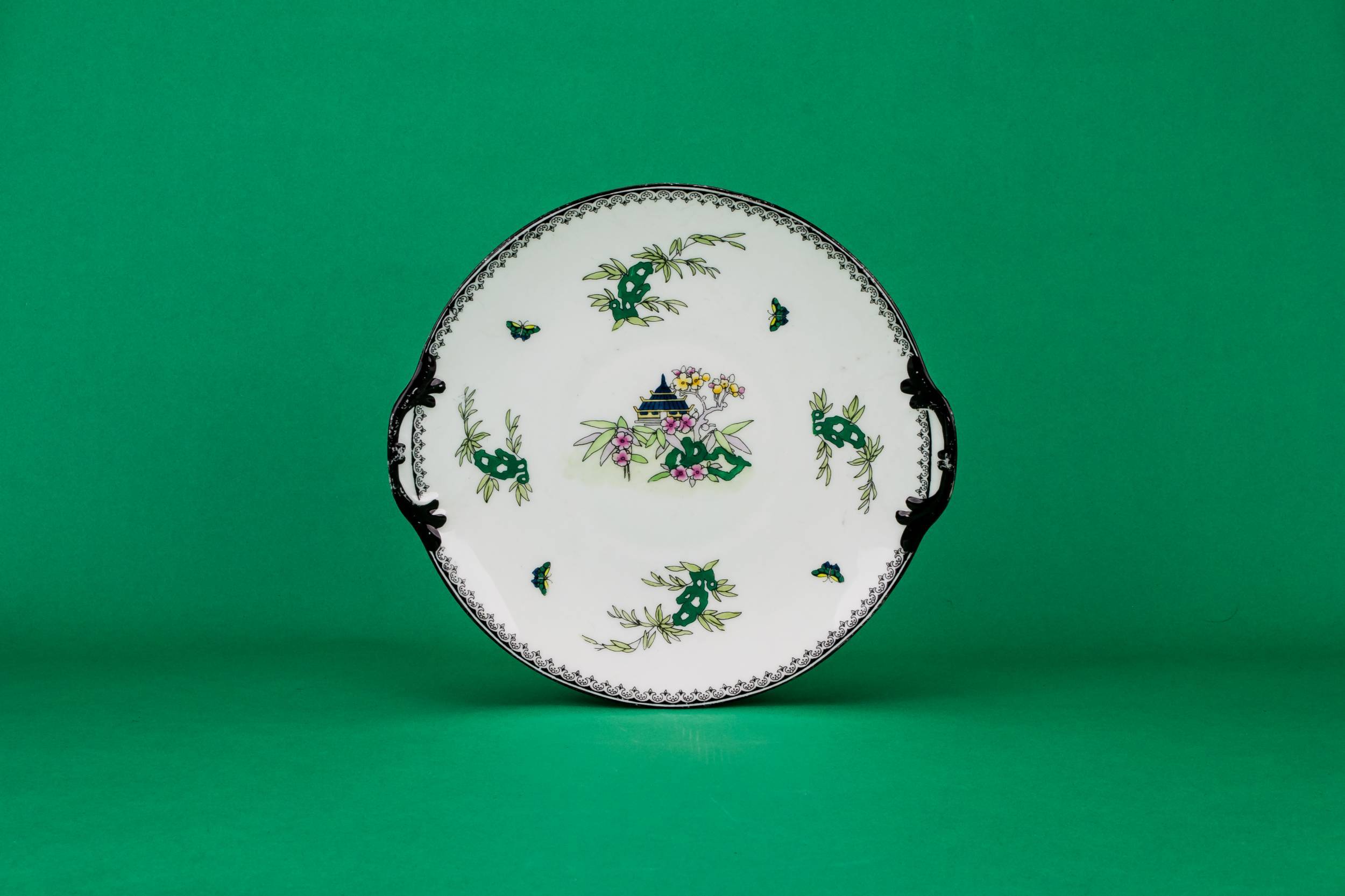 Black and Green — Black and green cake plate