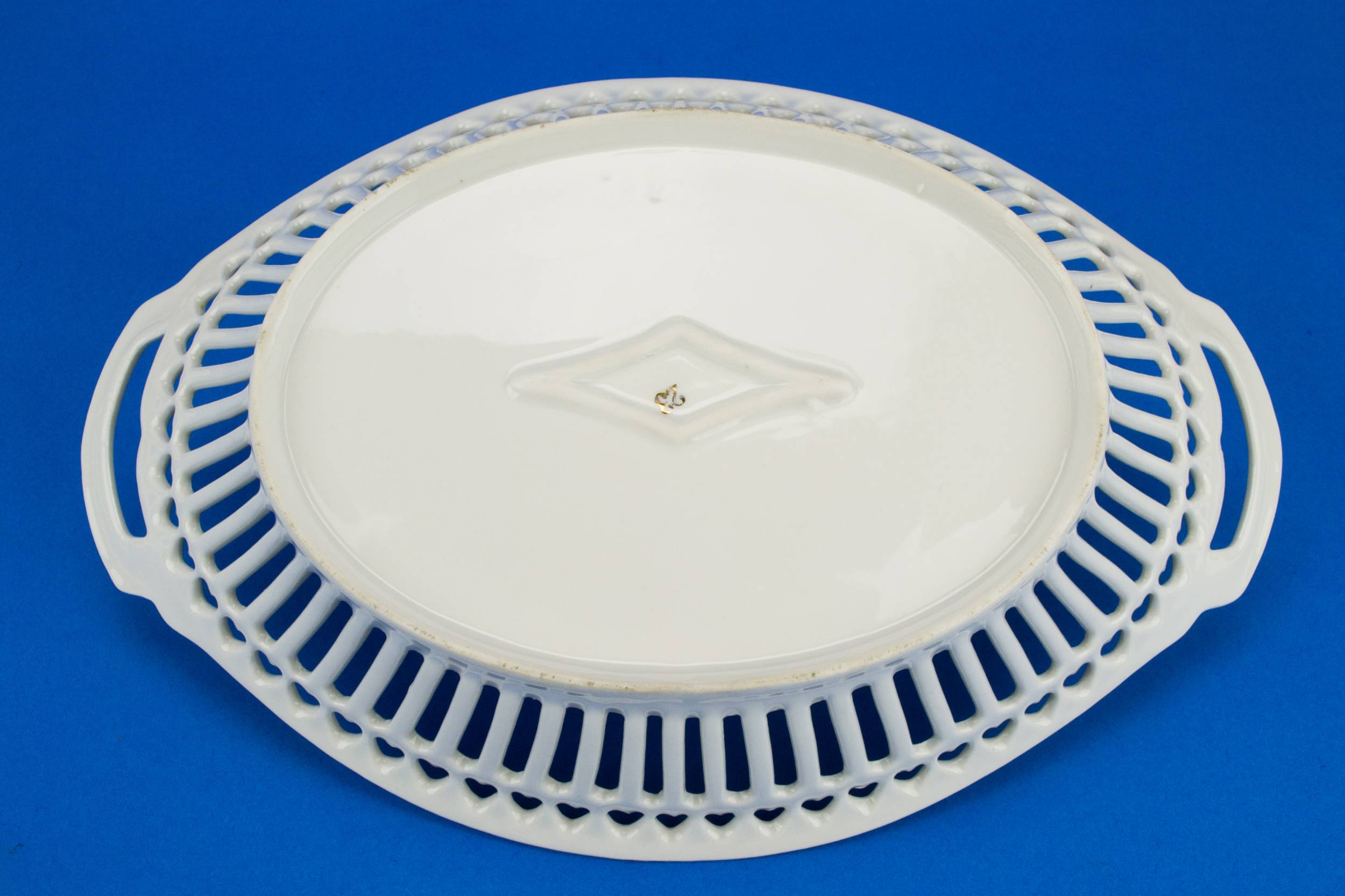 Retro Porcelain BOWL — Basket shaped fruit bowl 3