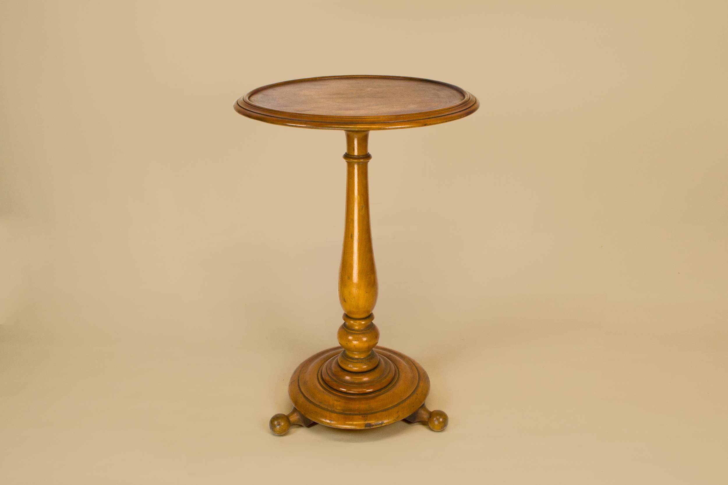 Elegant Wood TABLE — Blonde wood coffee table