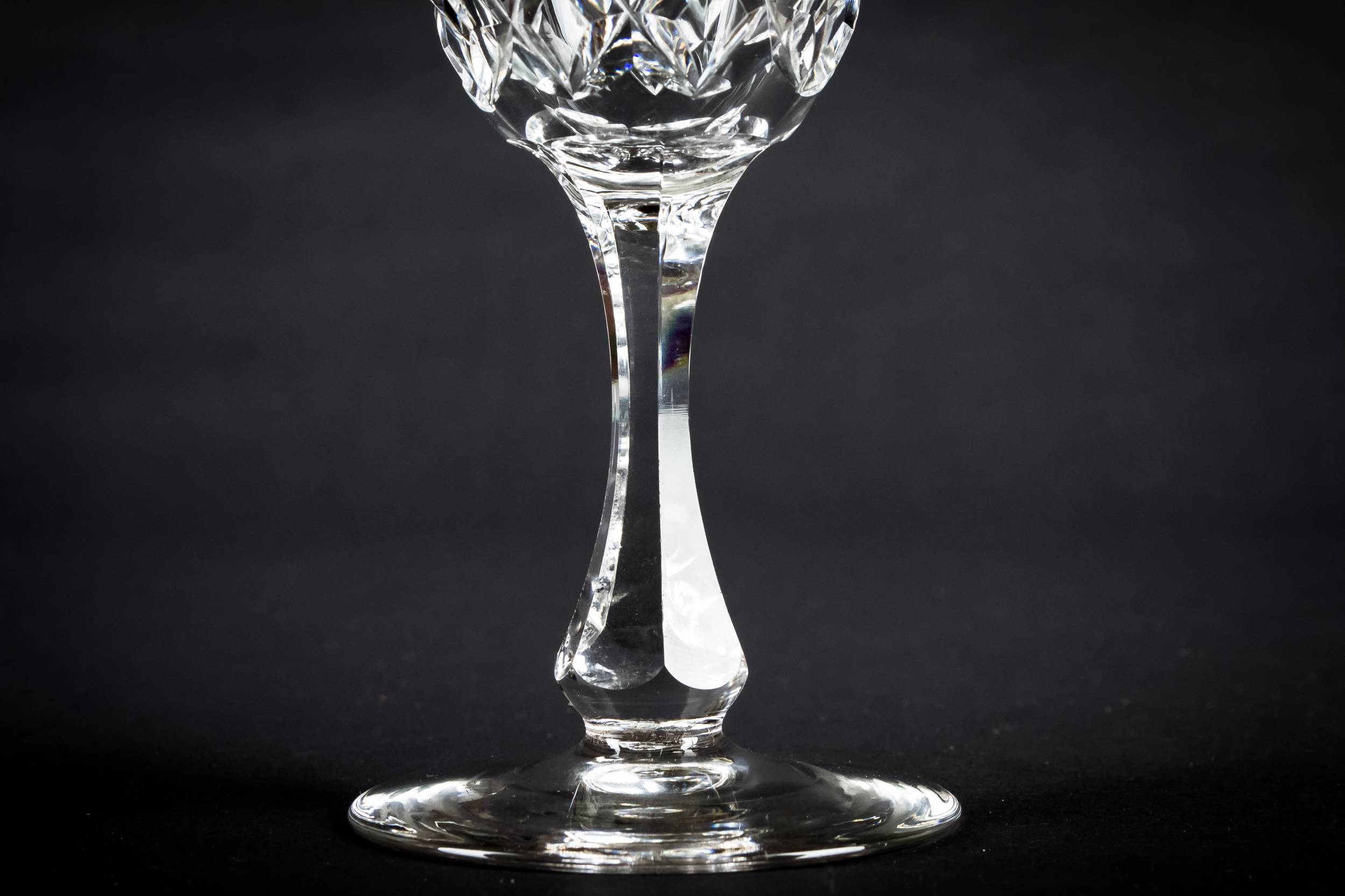 Victorian Clear Grapes — Port glass with grapes 1