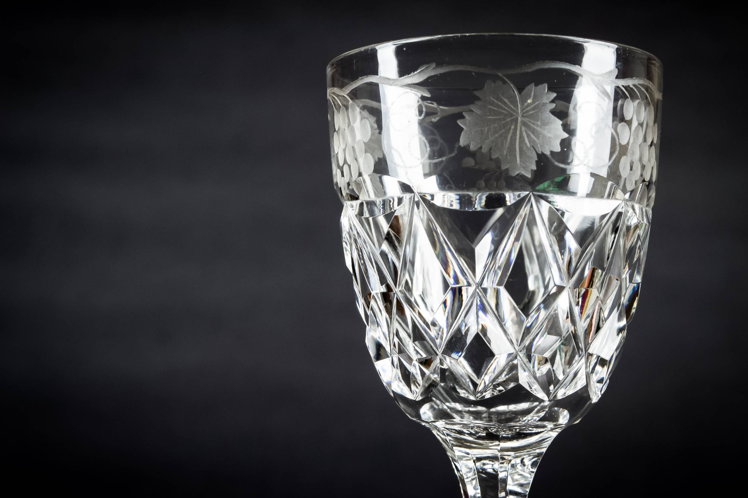 Victorian Clear Grapes — Port glass with grapes 4