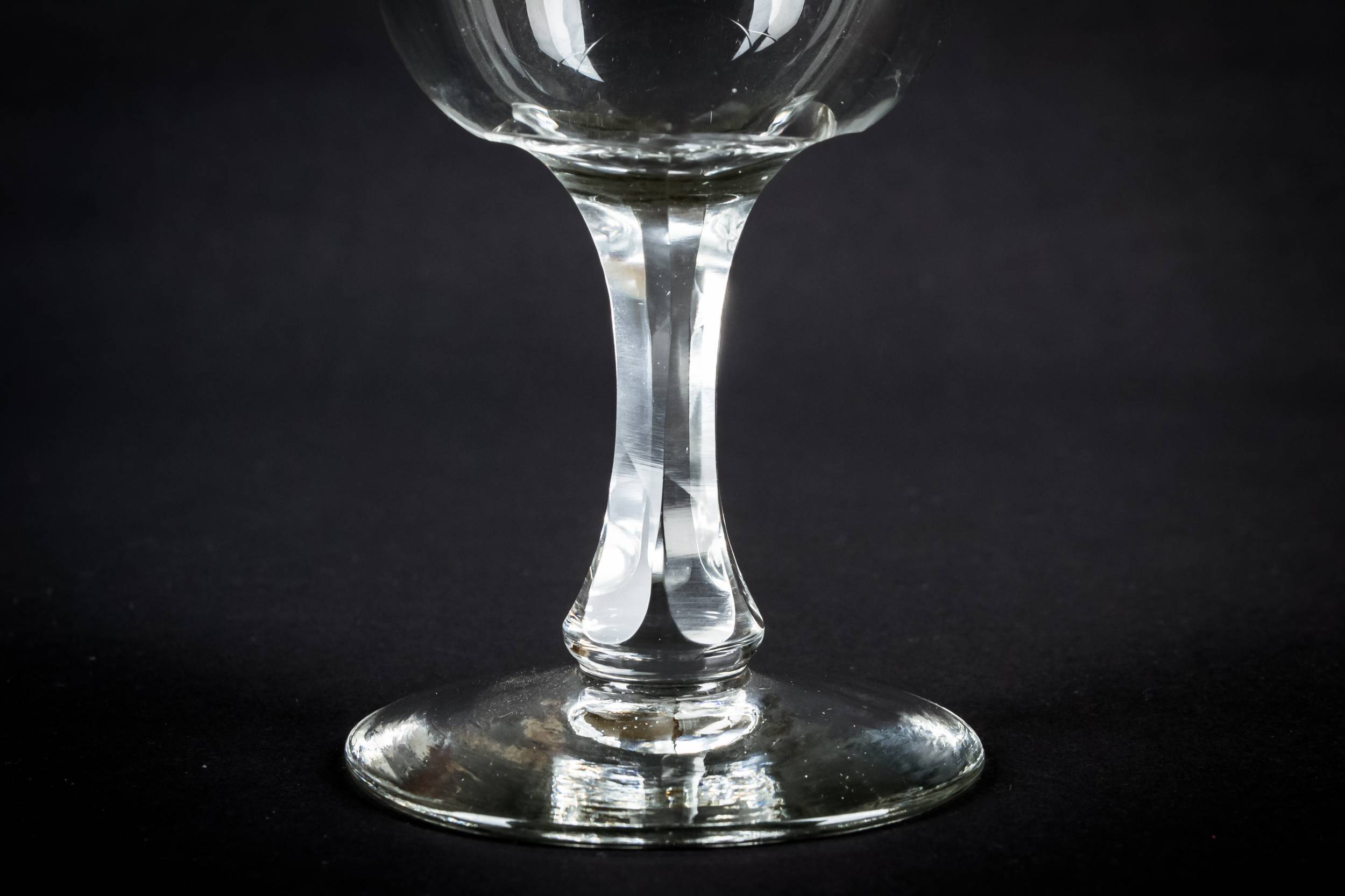 Clear Elegant Minimalist — Hexagonal dessert wine glass 2