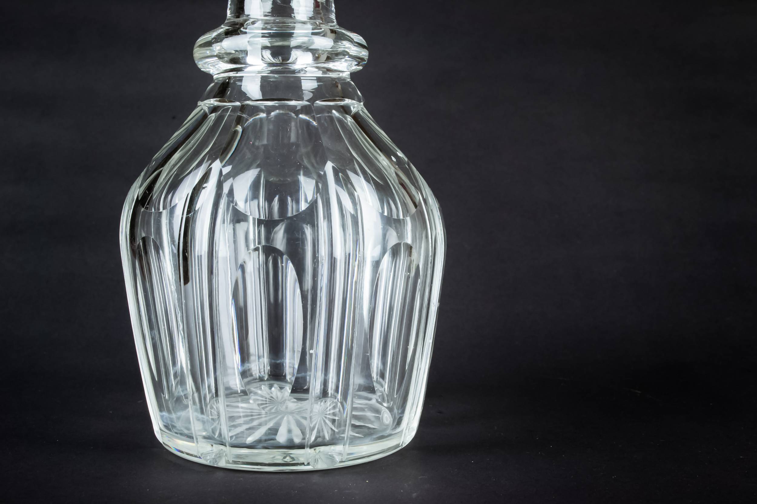 Antique Cut Glass — Bulls eye glass decanter 3