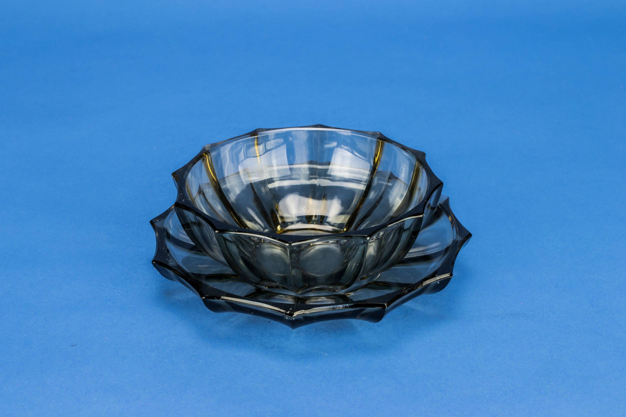 Art Deco Vintage — 5 dessert bowls on plates