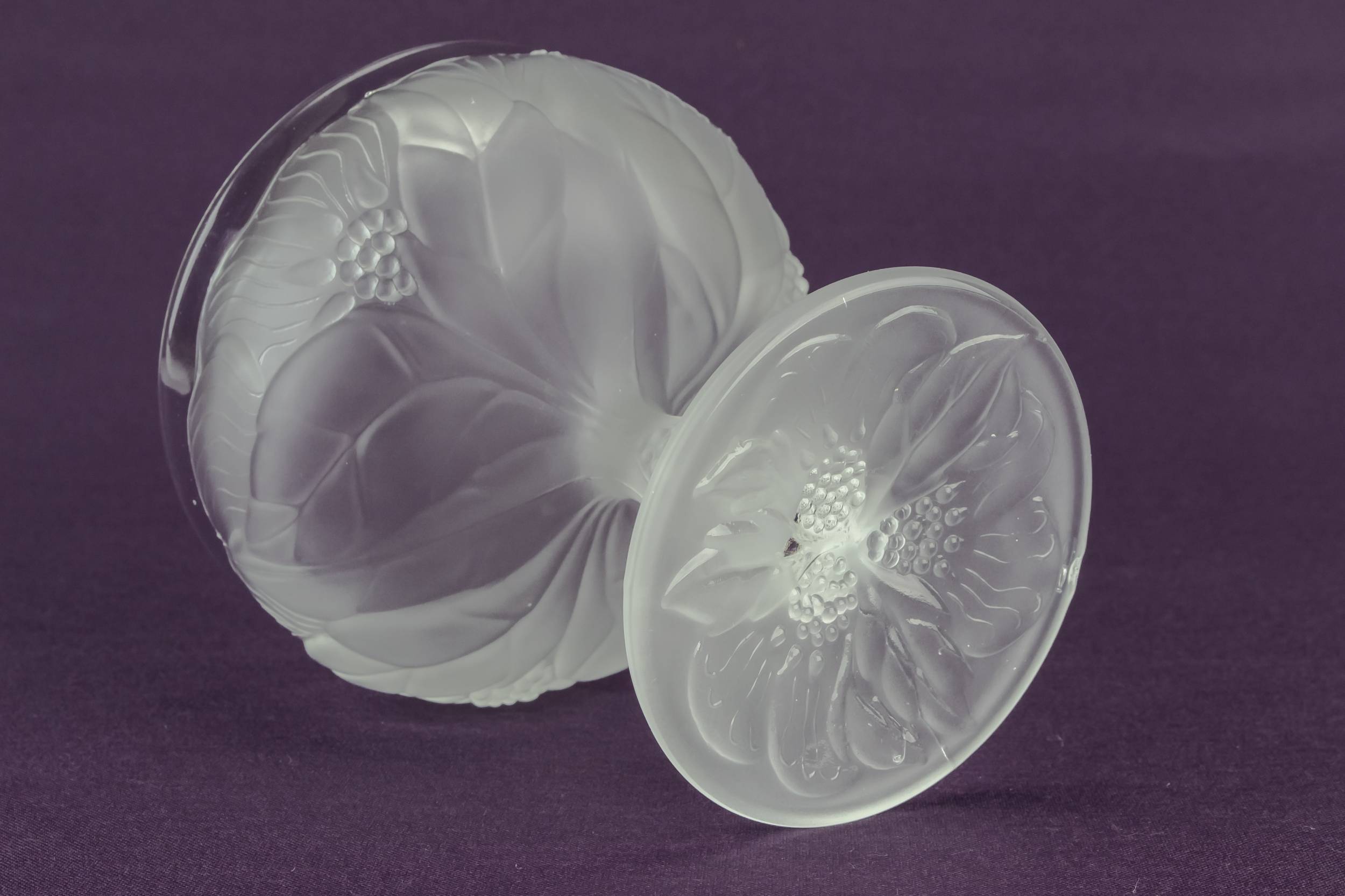 Retro Pressed Glass — 6 frosted champagne saucers 1