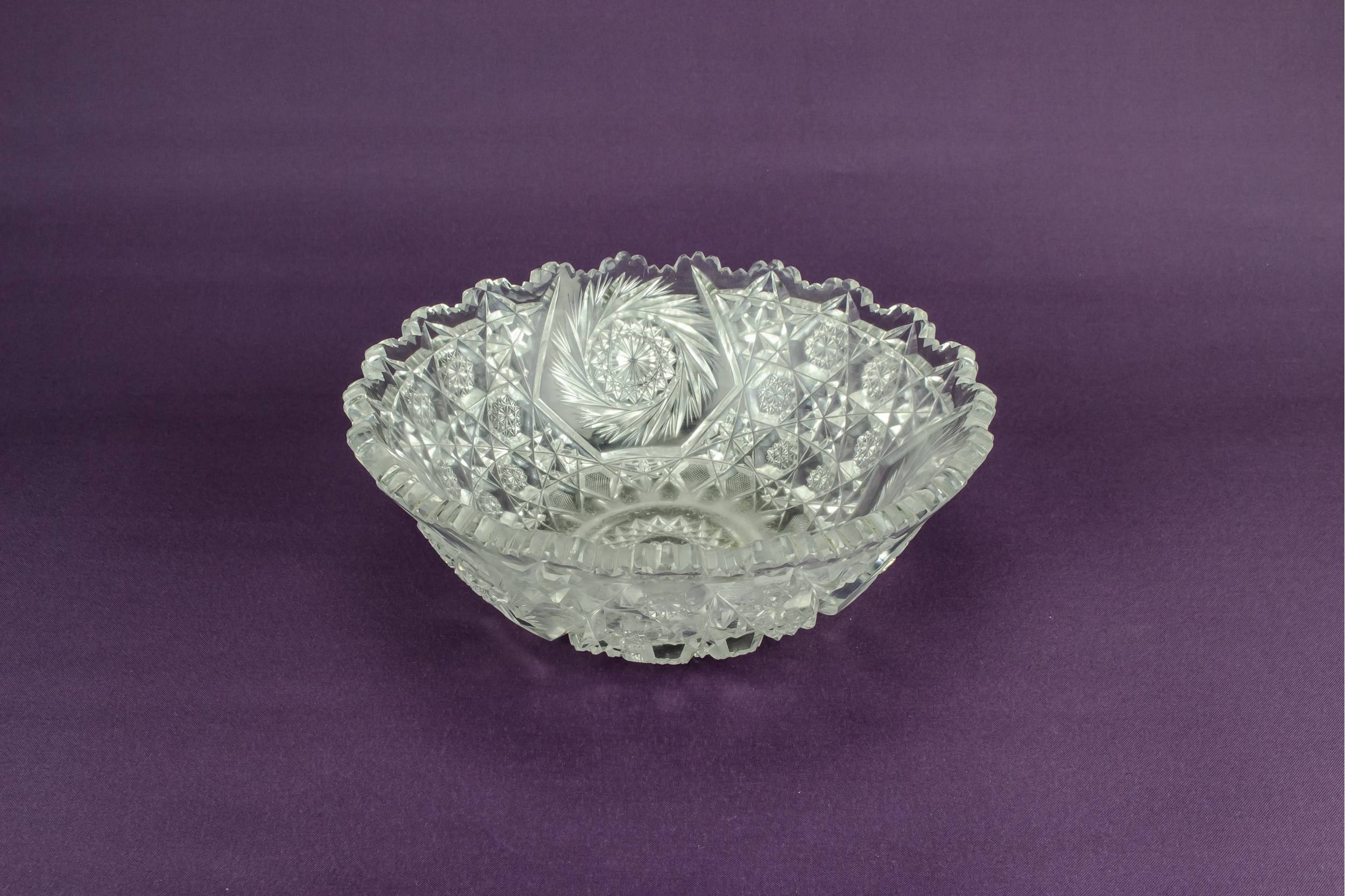 Clear Antique 10.2'' — Cut glass serving bowl
