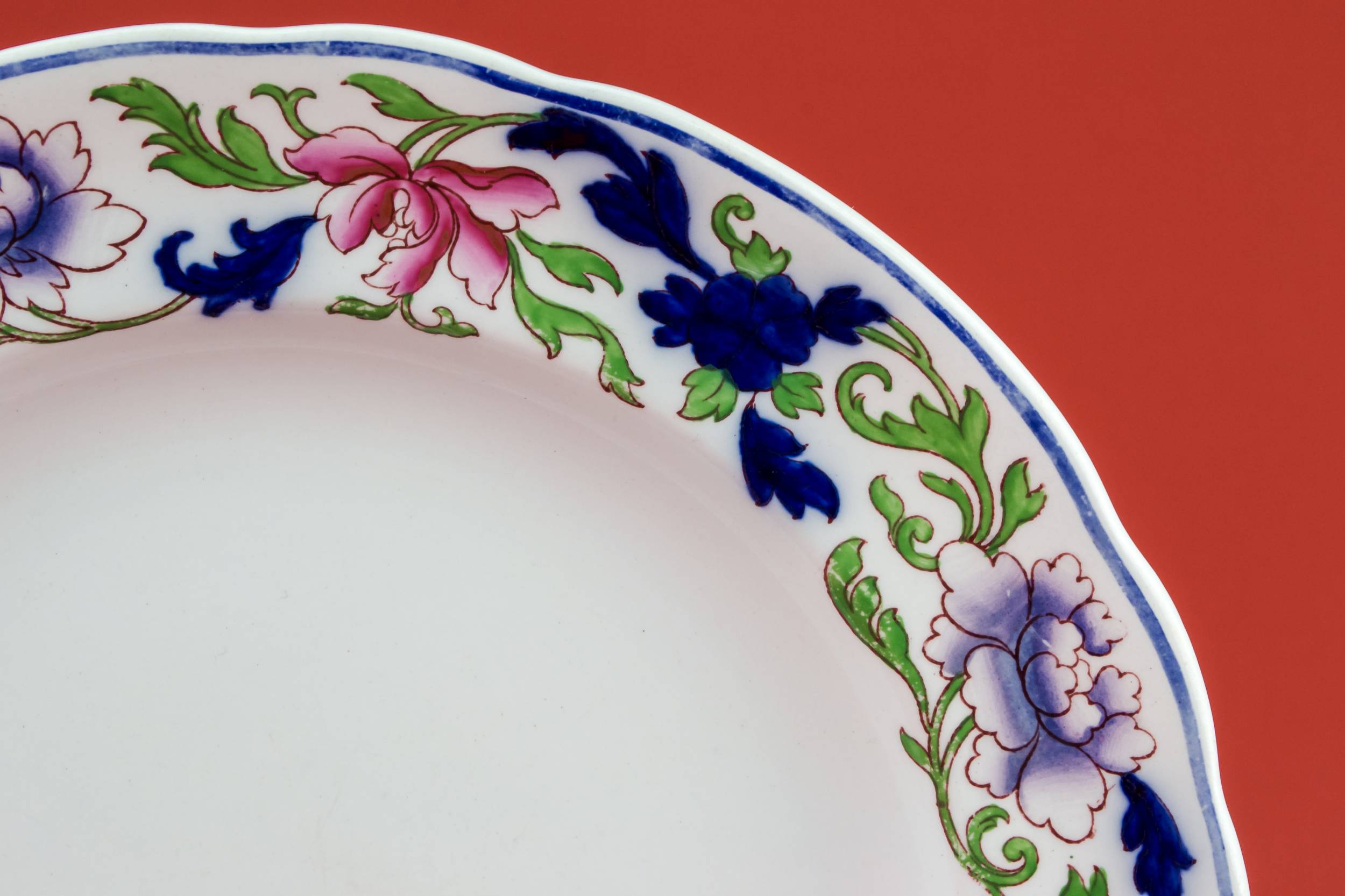 Elegant Victorian 9.1'' — 5 splendid dinner plates 2