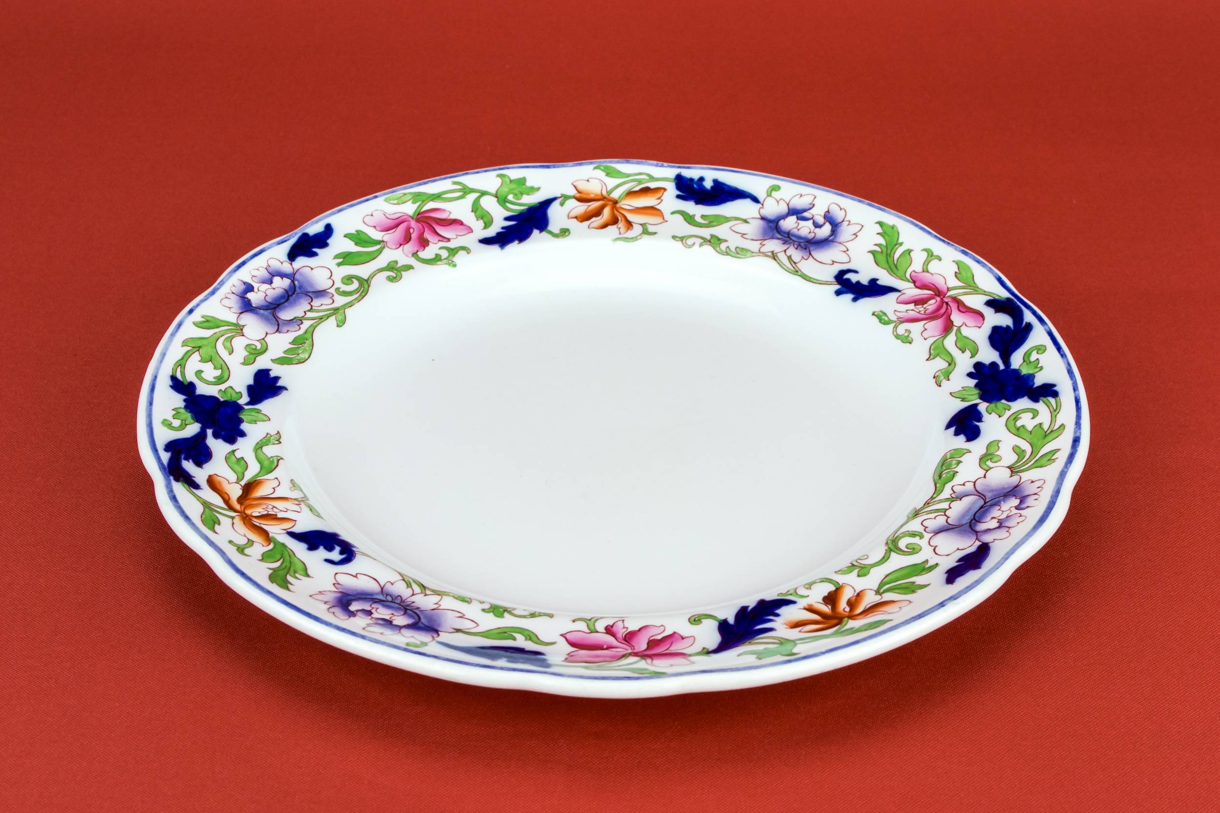 Elegant Victorian 9.1'' — 5 splendid dinner plates 1
