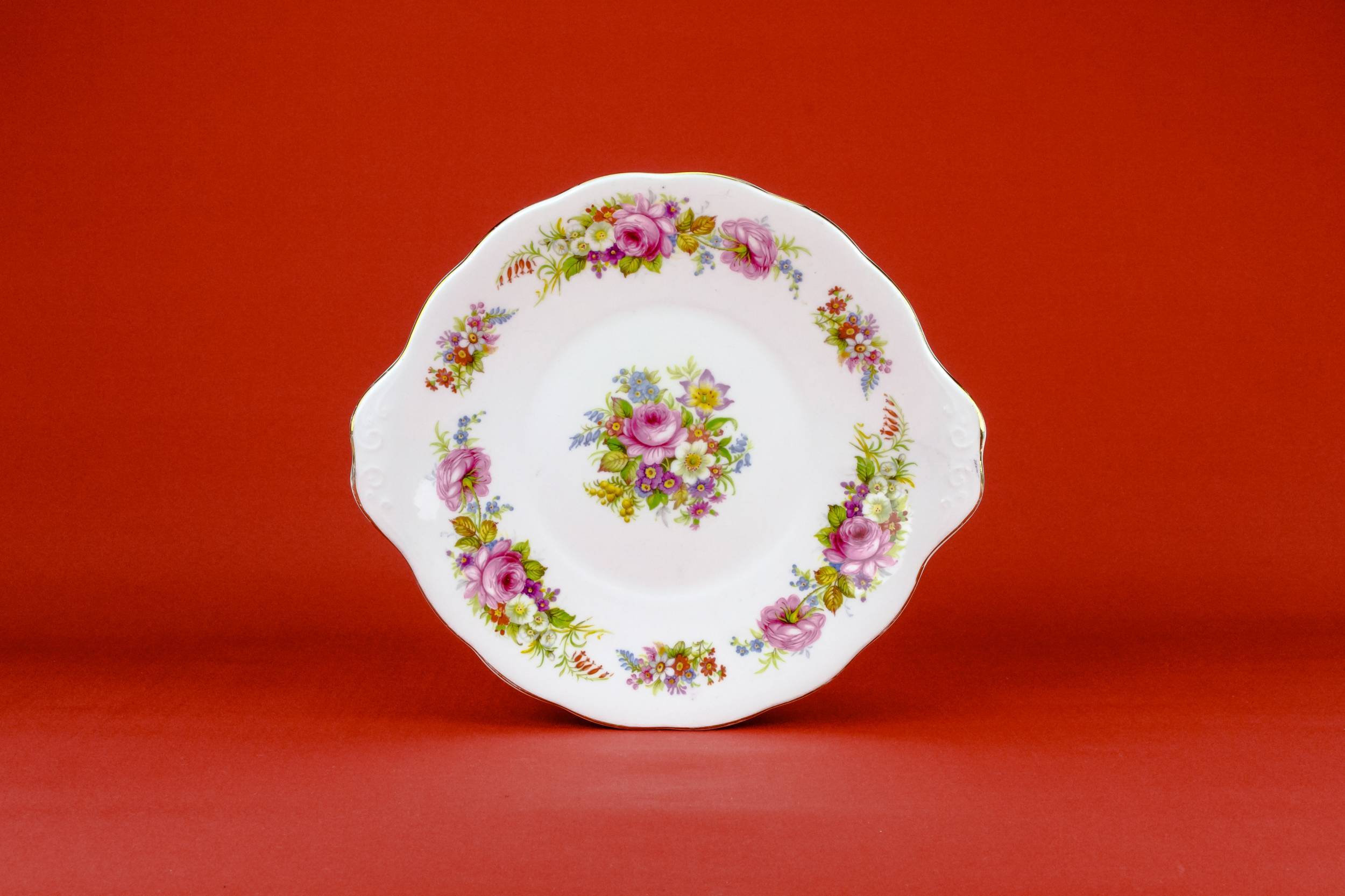 Floral Cake Serving — Floral cake serving plate