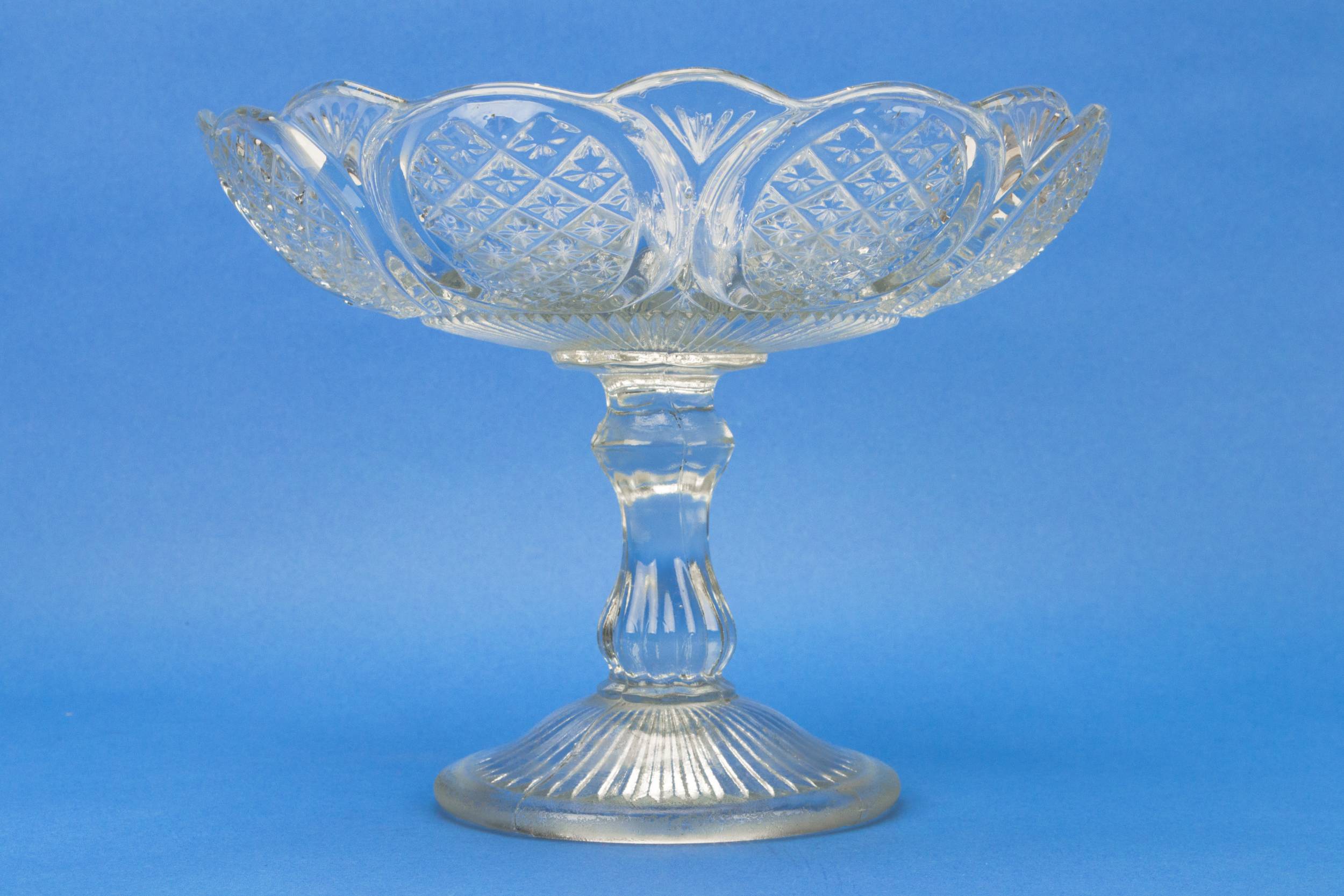 Beautiful Glass Diamond — Large fruit stem bowl 1