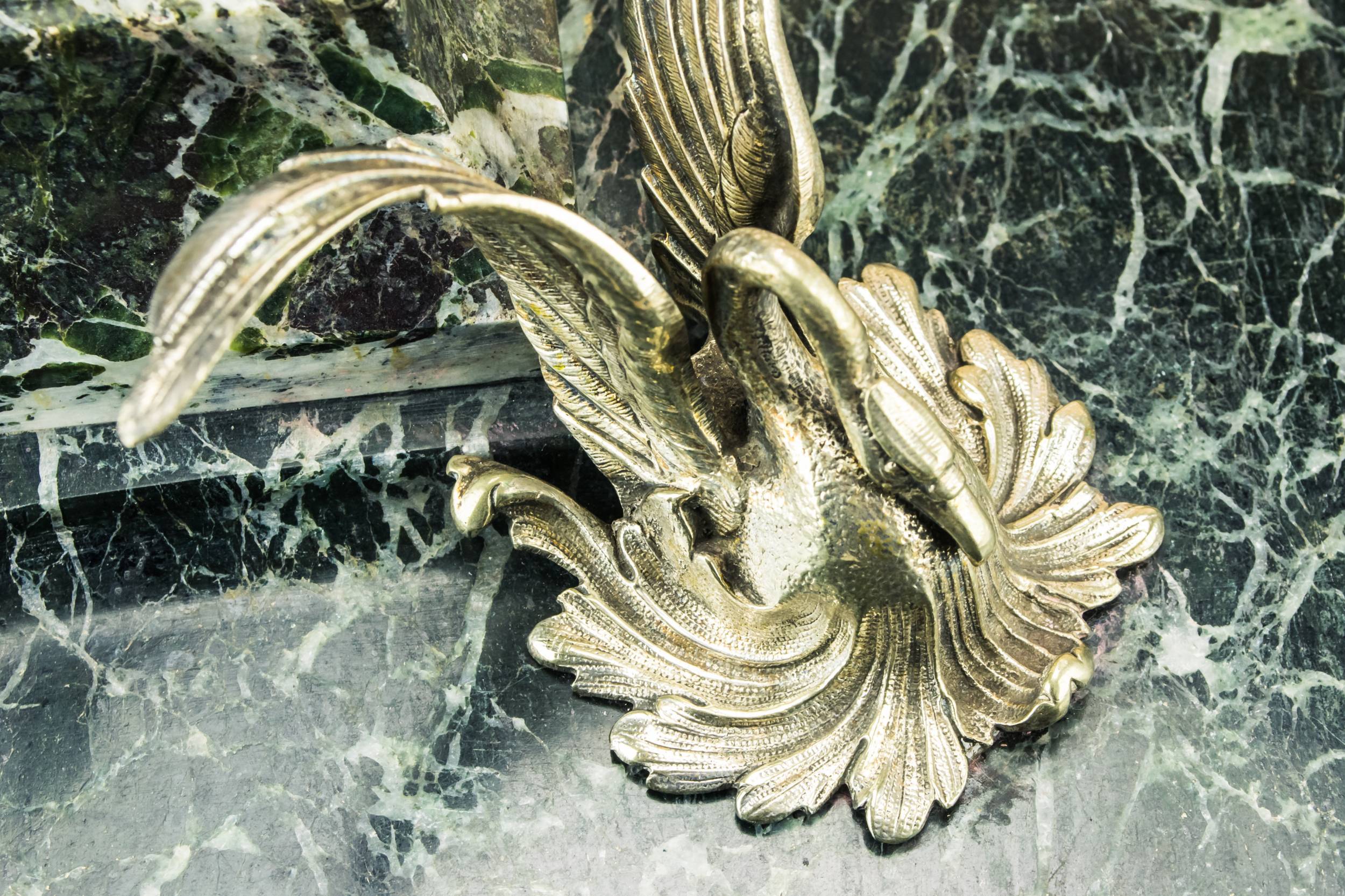 Neo-classical Antique Schumacher — Opulent marble swans inkwell 10