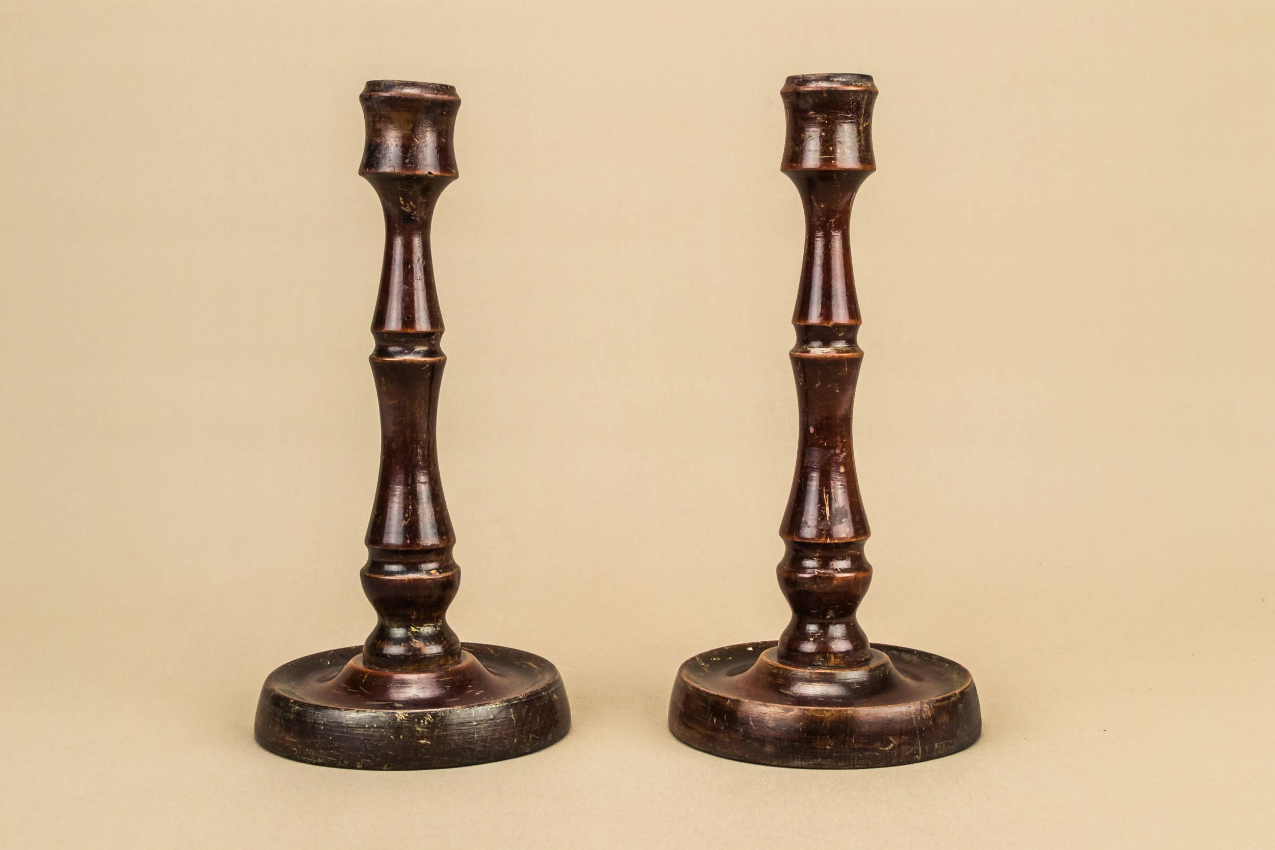 Shabby Chic Antique — 2 reddish candlesticks 1