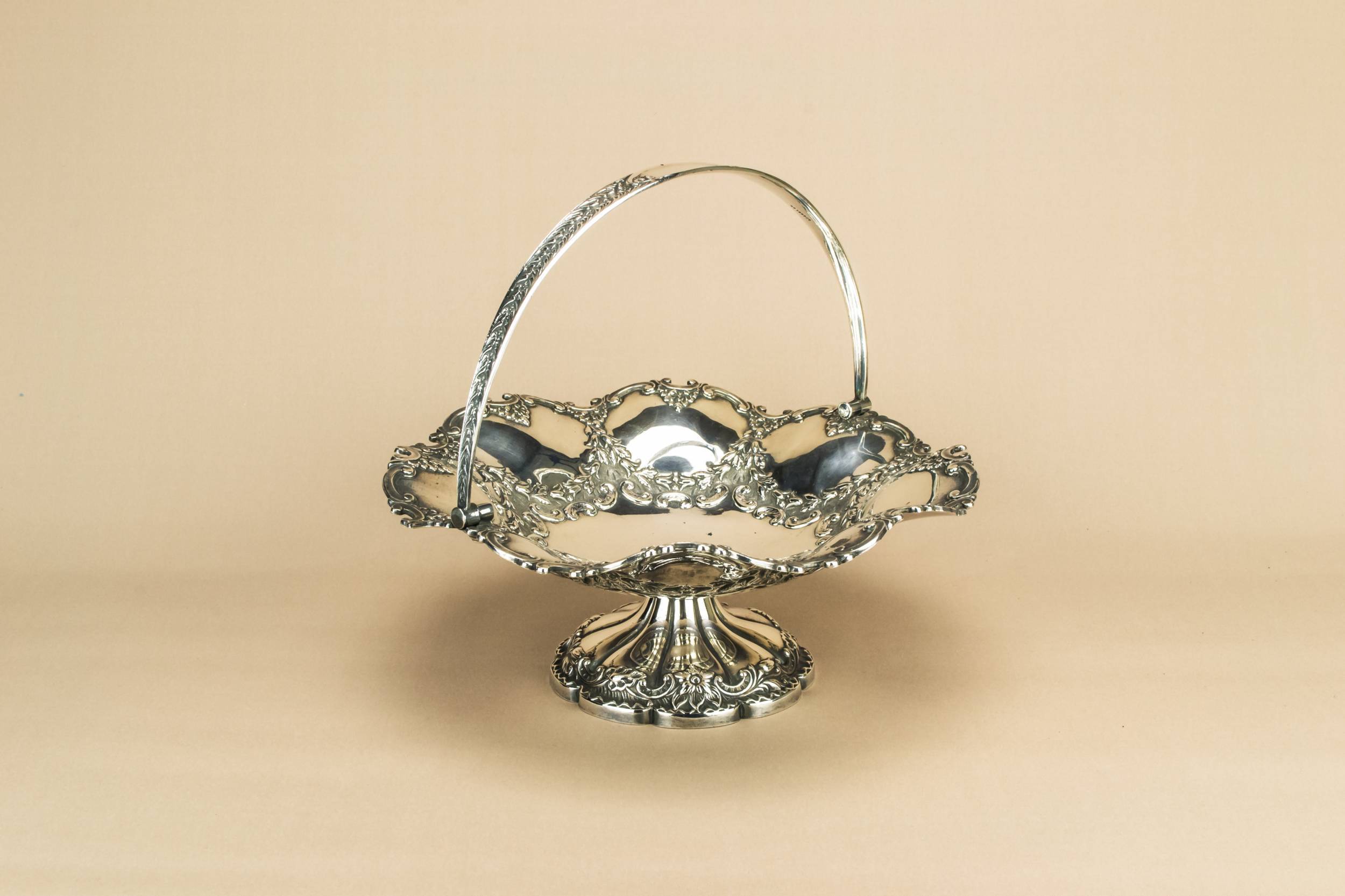 Antique Spectacular BOWL — Silver plated fruit basket