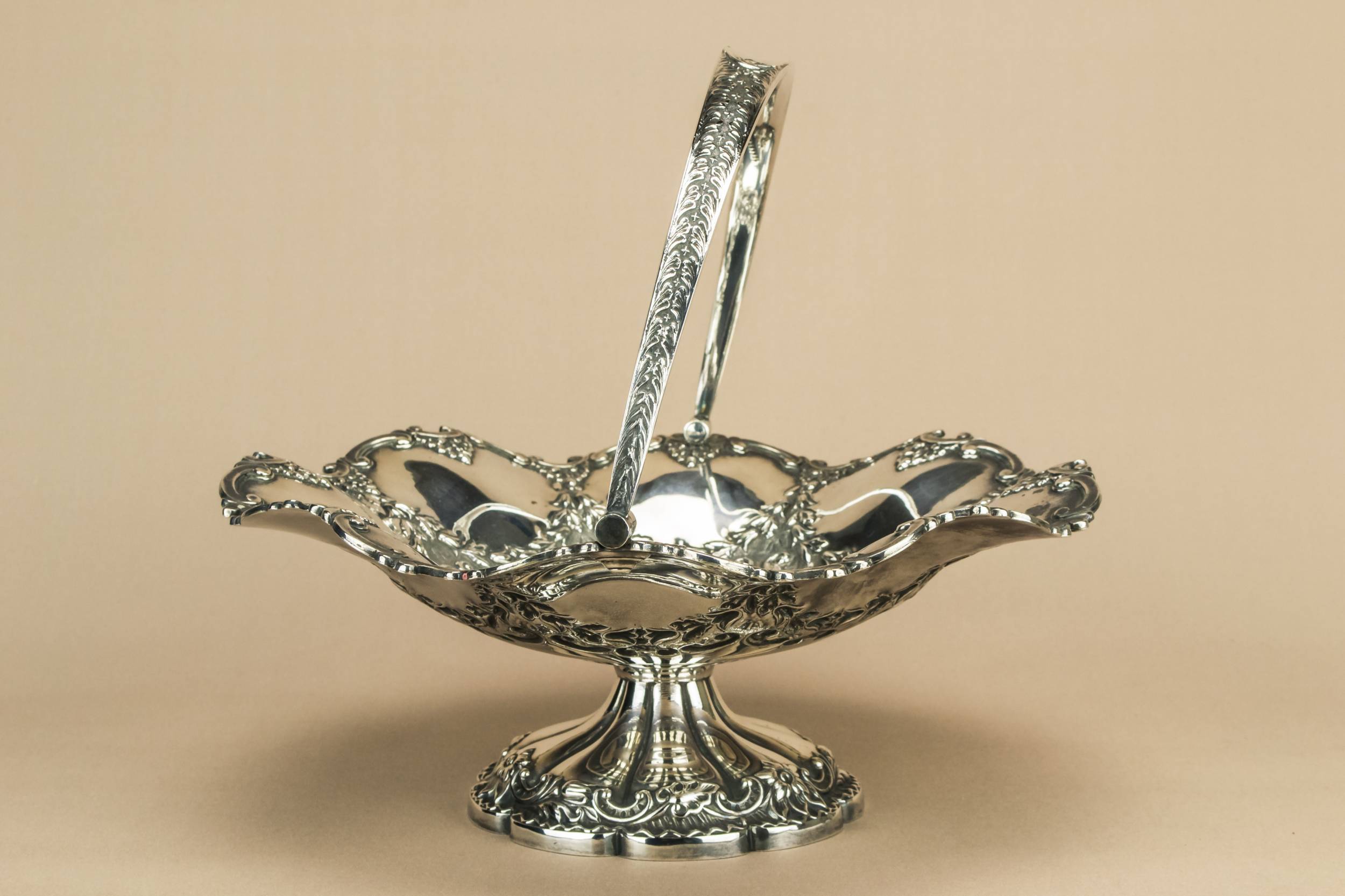 Antique Spectacular BOWL — Silver plated fruit basket 1