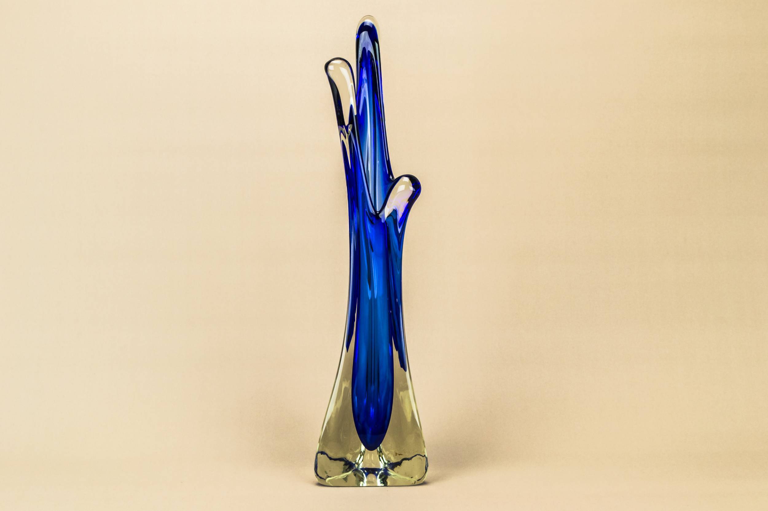 Elegant Vintage Glass — Massive blue glass vase 1