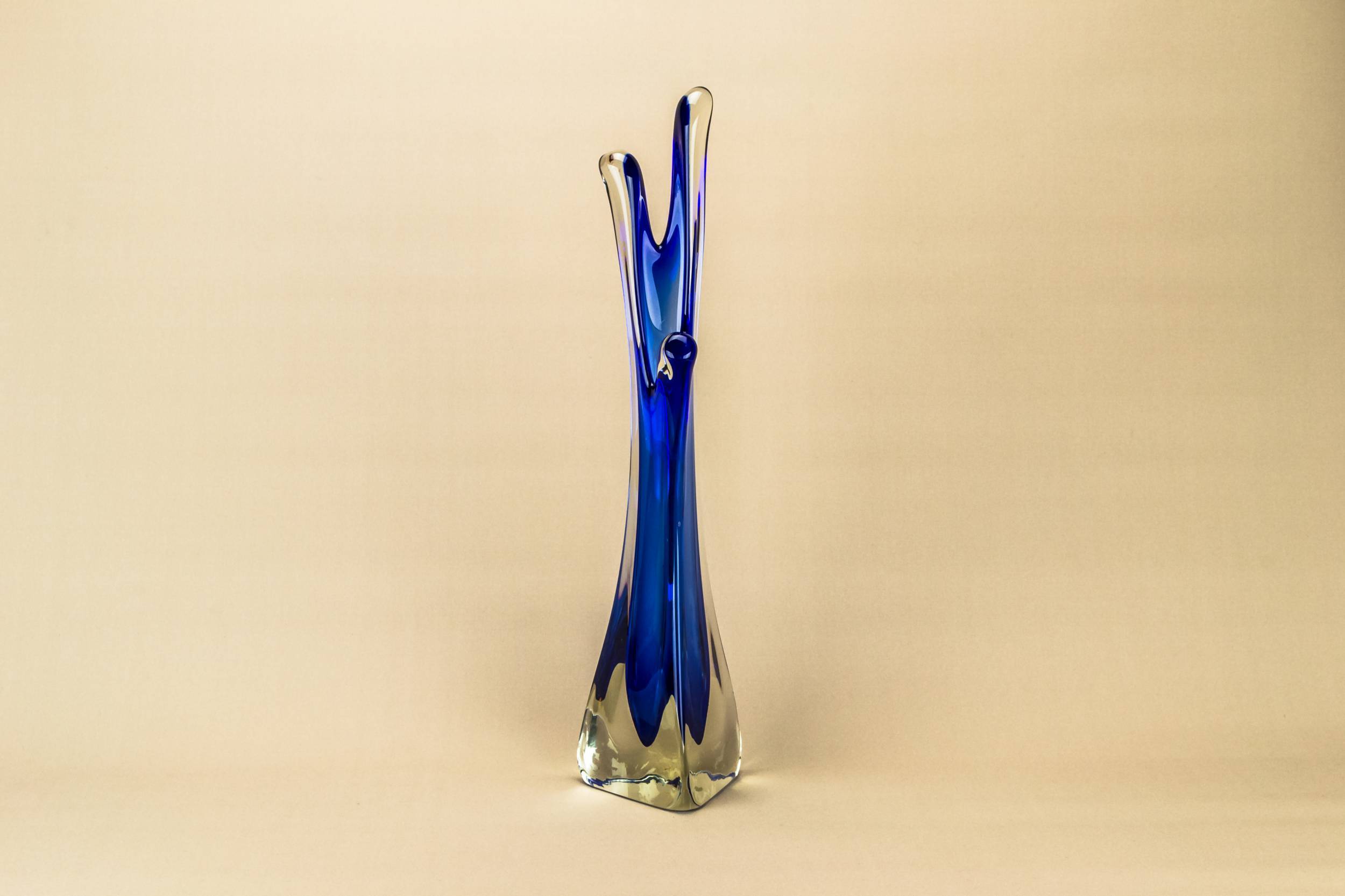 Elegant Vintage Glass — Massive blue glass vase