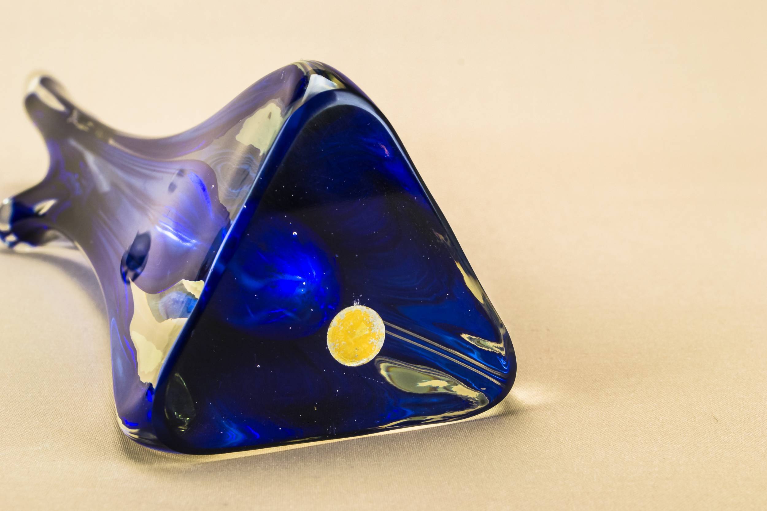Elegant Vintage Glass — Massive blue glass vase 2