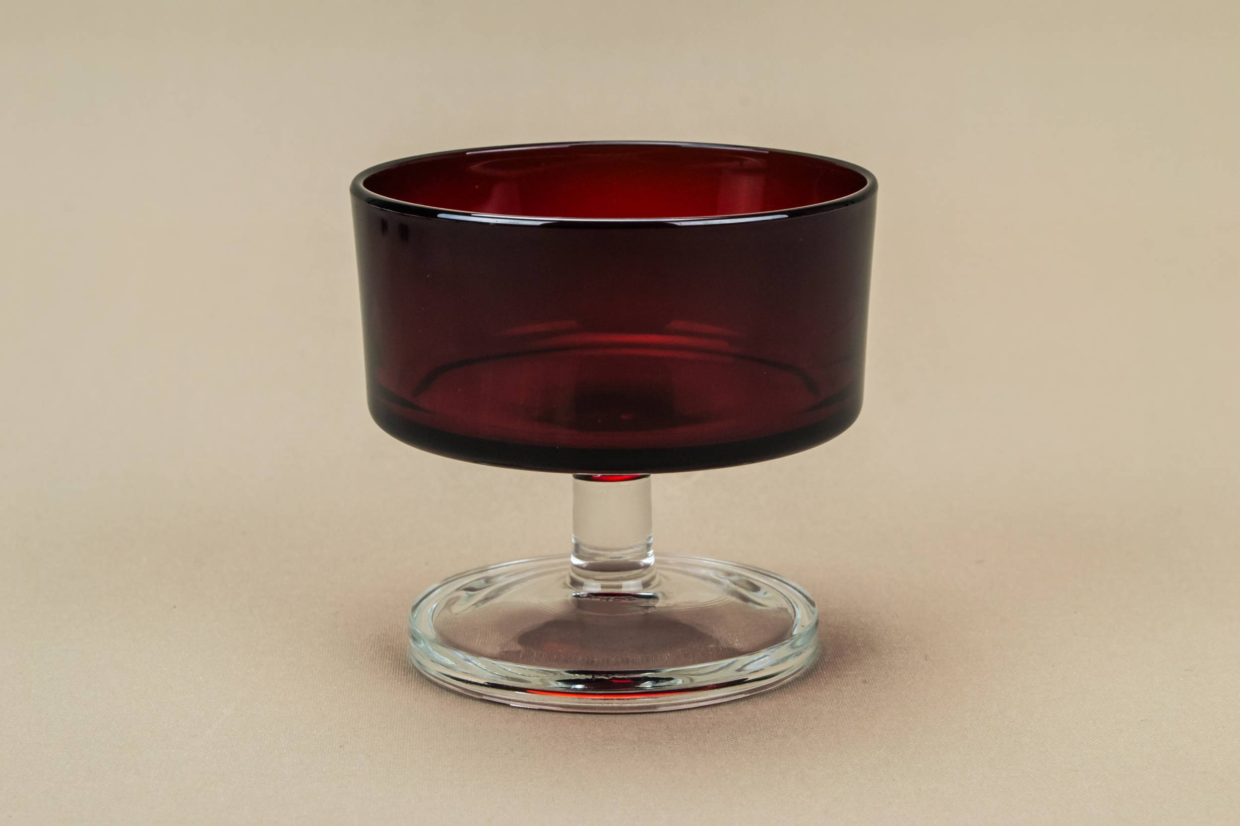 Modernist Red Minimalist — 6 red wine glasses 5