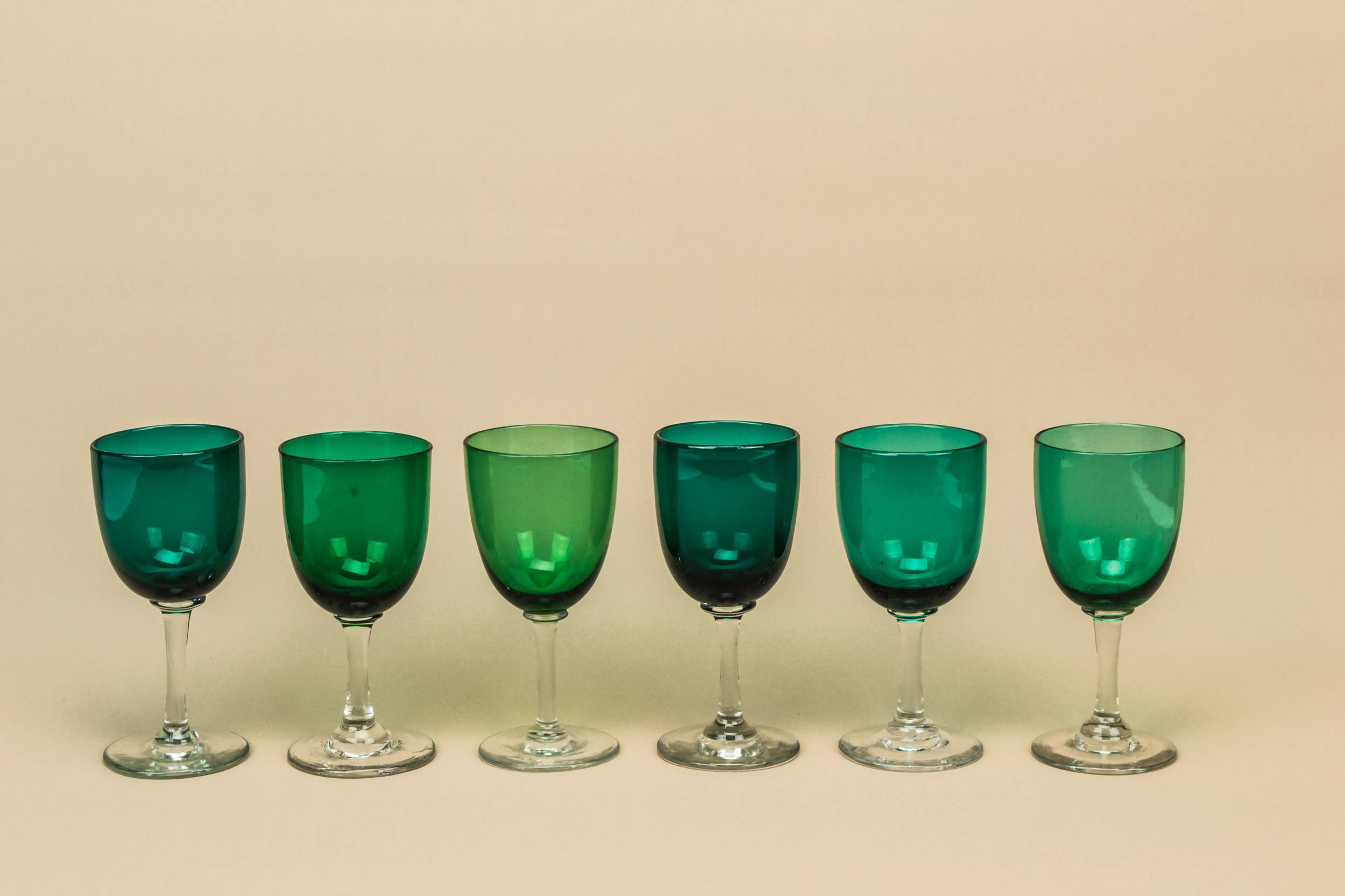 Green Port or — 6 green wine glasses 3
