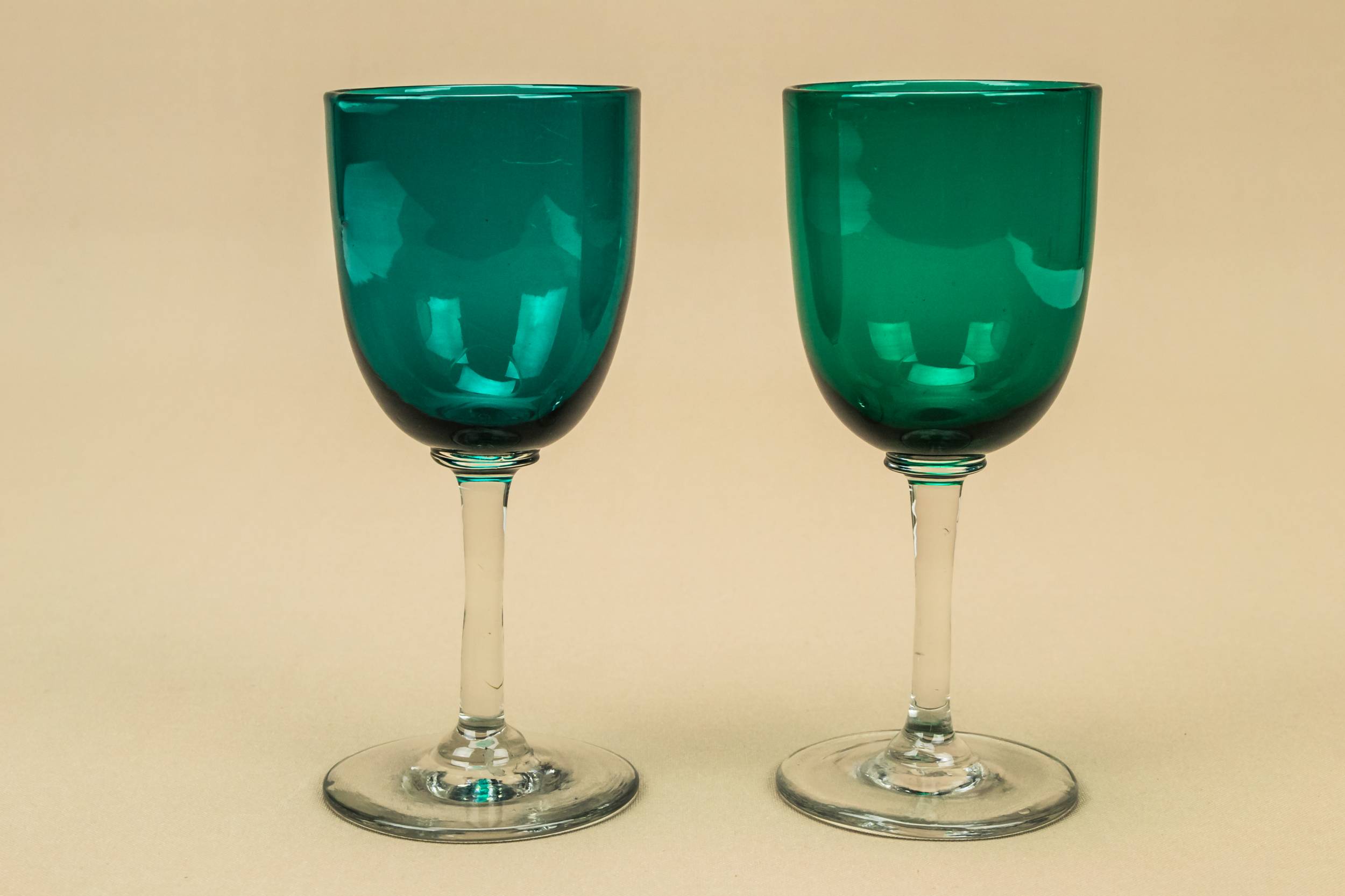 English Green Elegant — 2 green dessert wine glasses 1