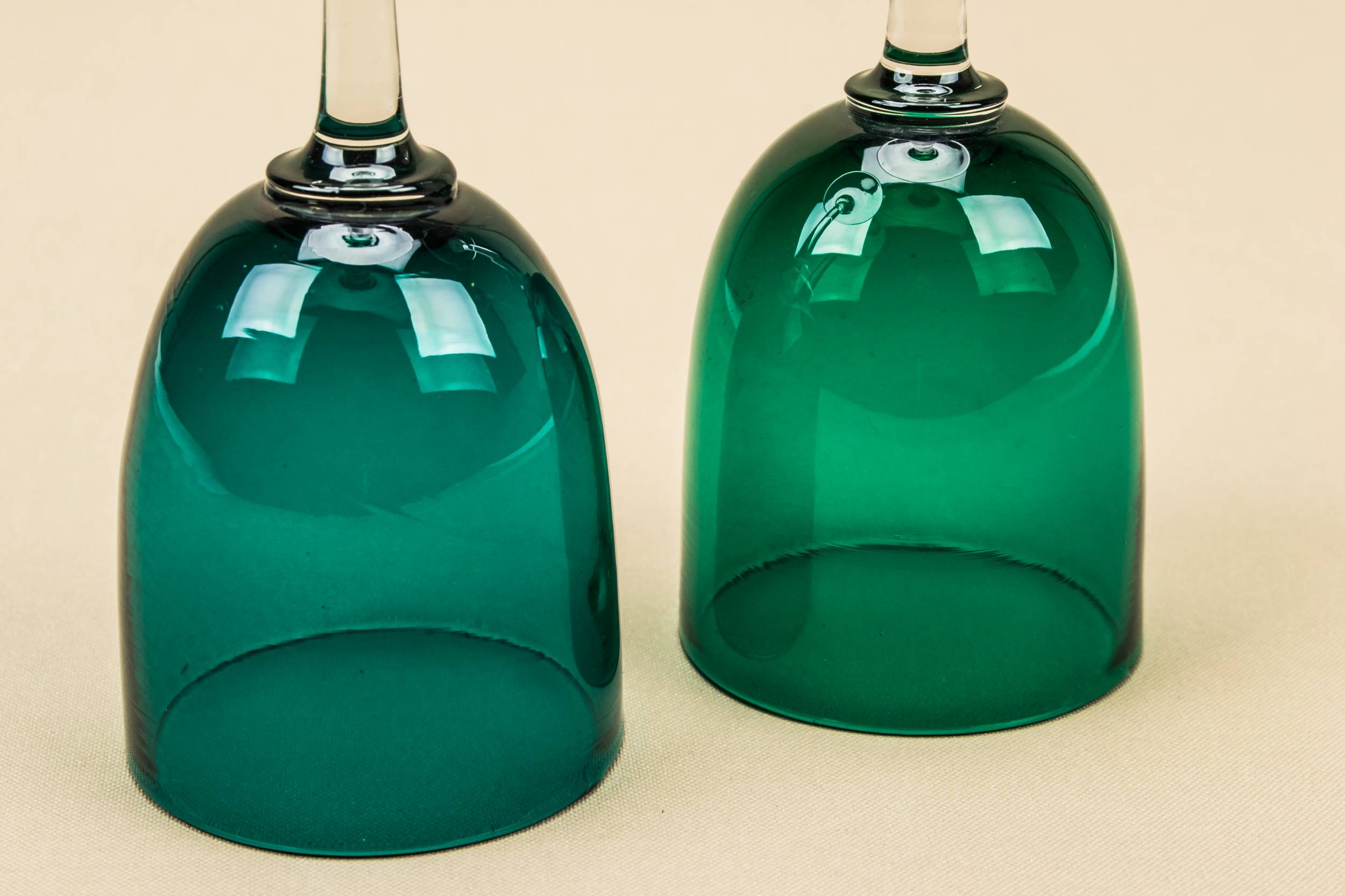 English Green Elegant — 2 green dessert wine glasses 2