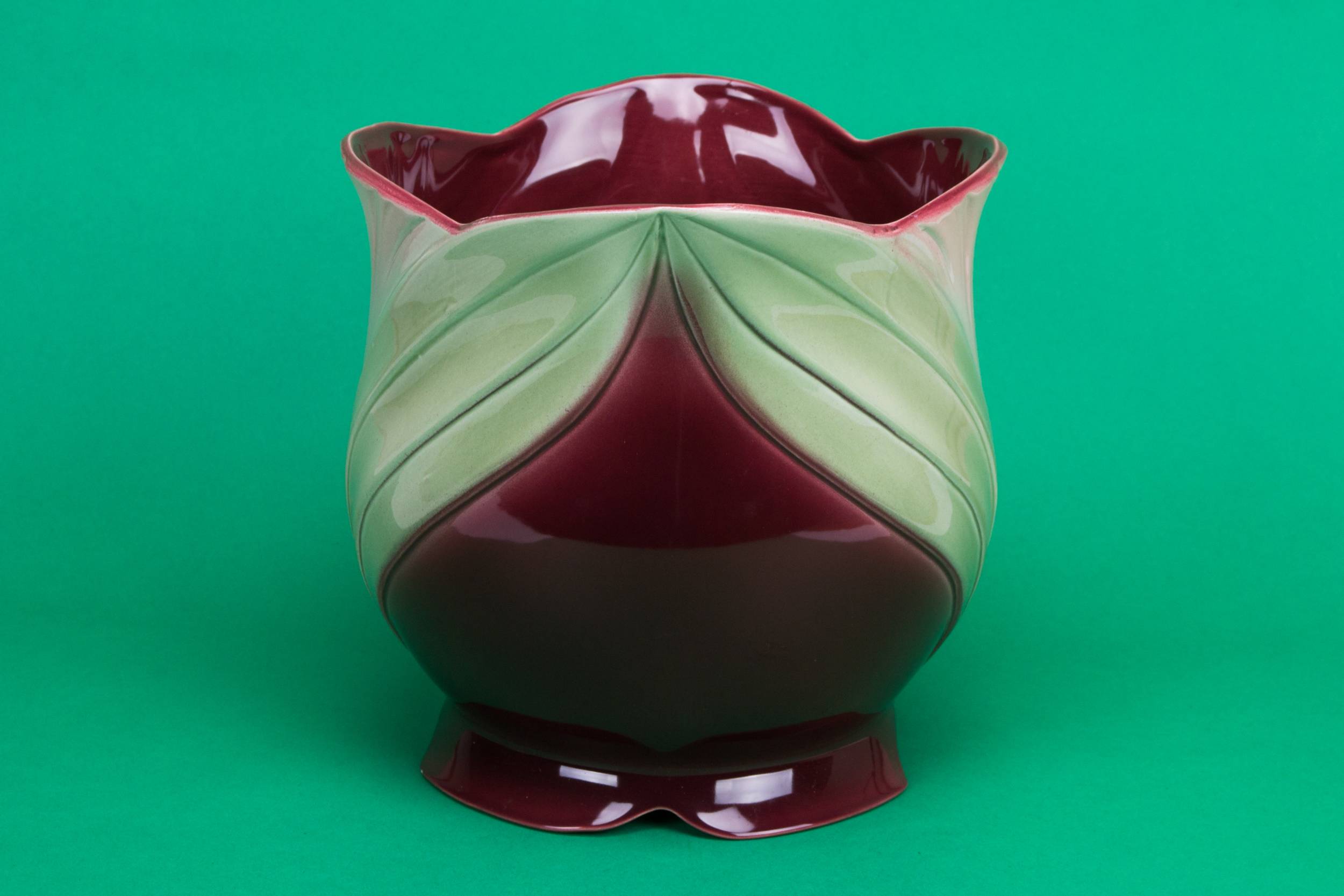 Attractive Vintage Floral — Tulip shaped planter 2