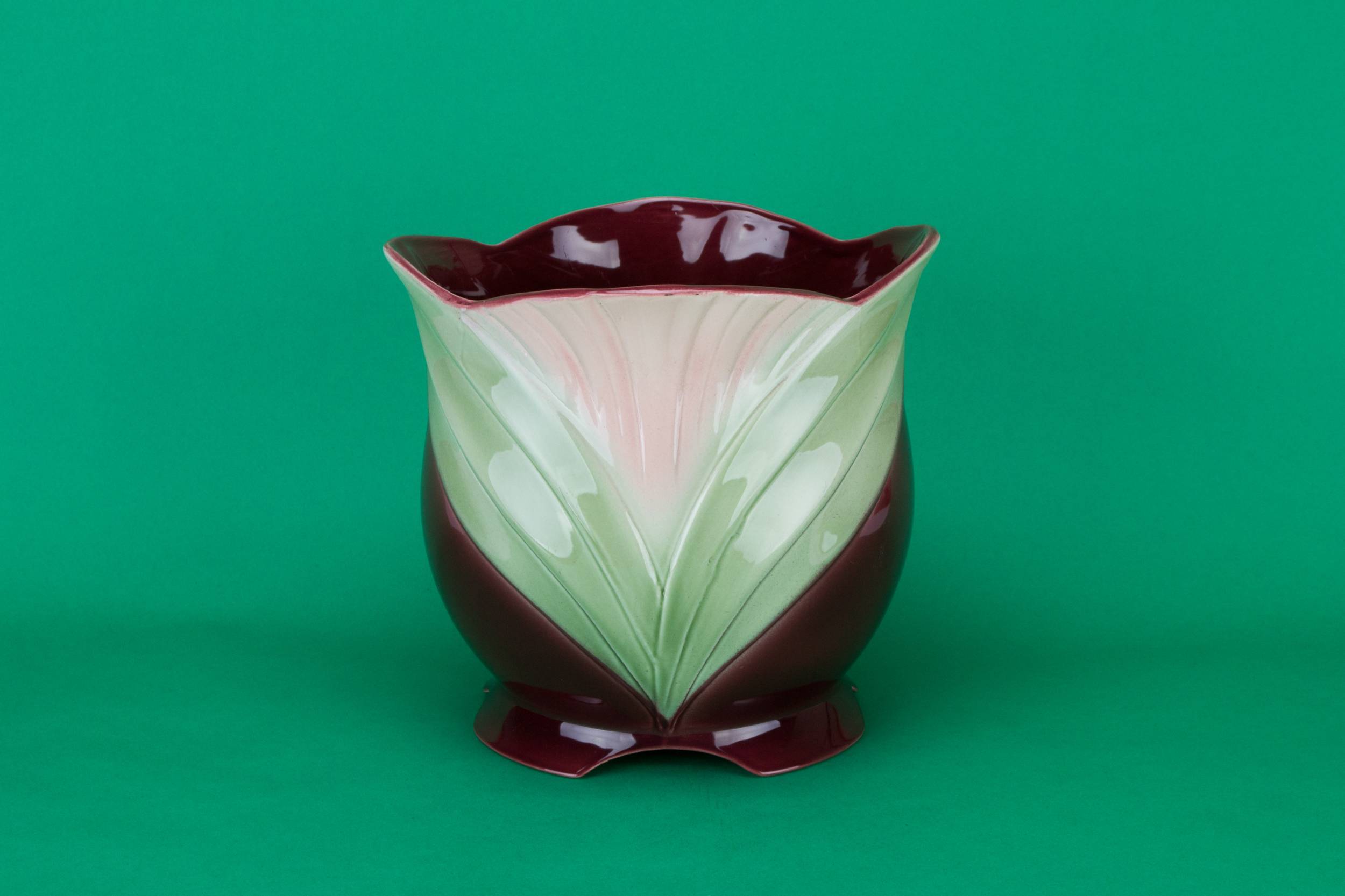 Attractive Vintage Floral — Tulip shaped planter