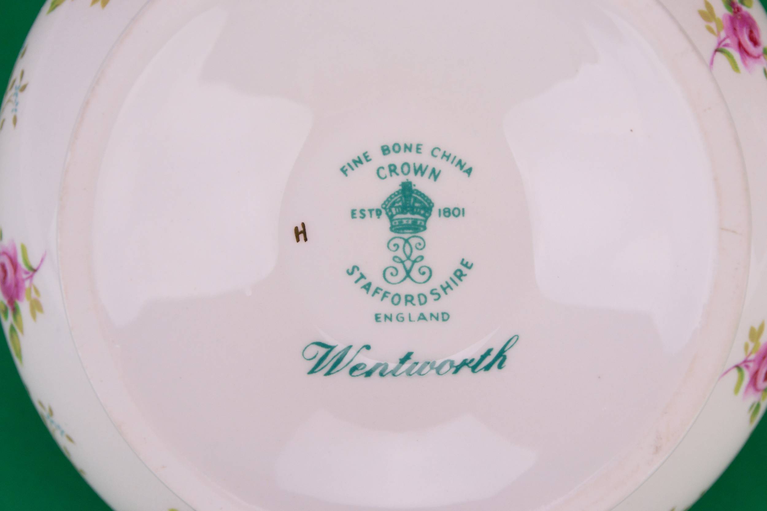 Vintage Elegant Wentworth — Sugar bowl with roses 3