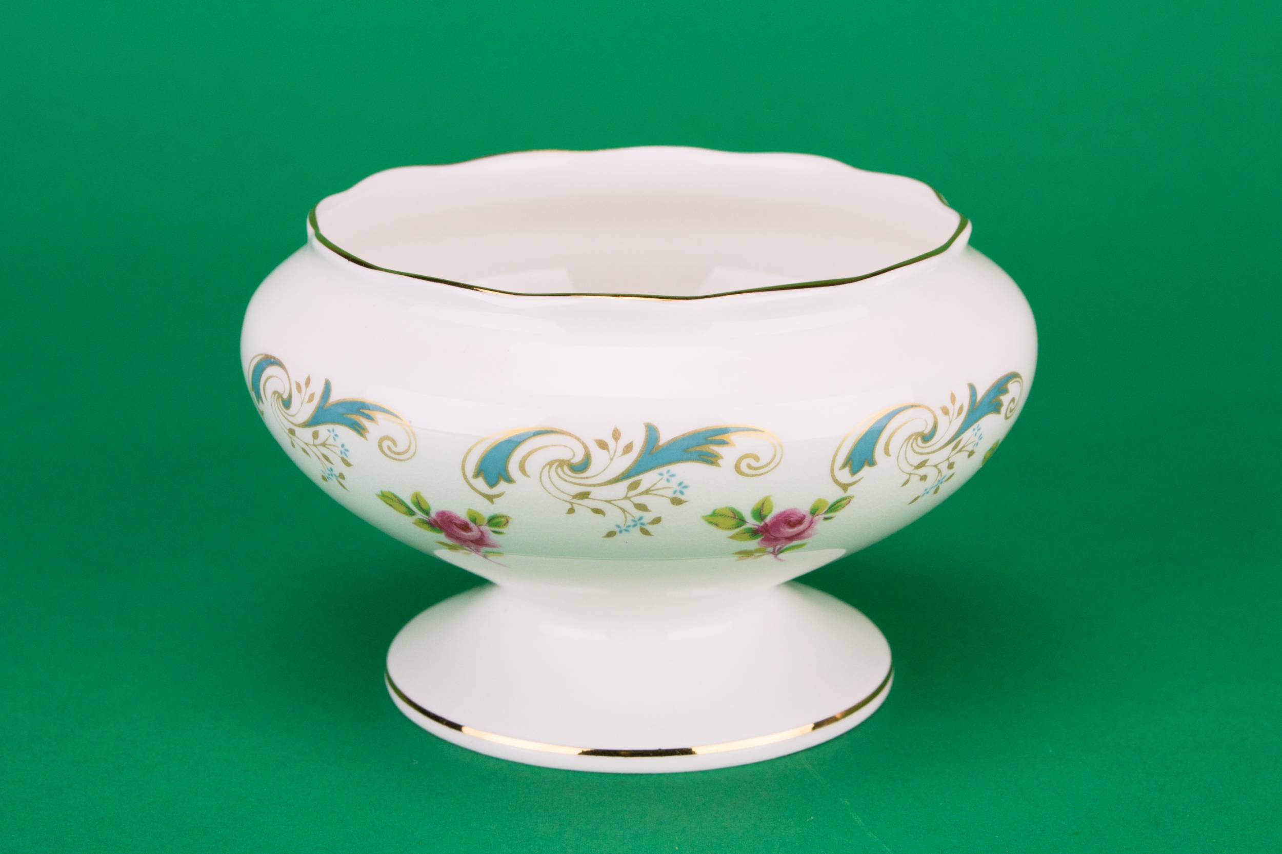Vintage Elegant Wentworth — Sugar bowl with roses 1
