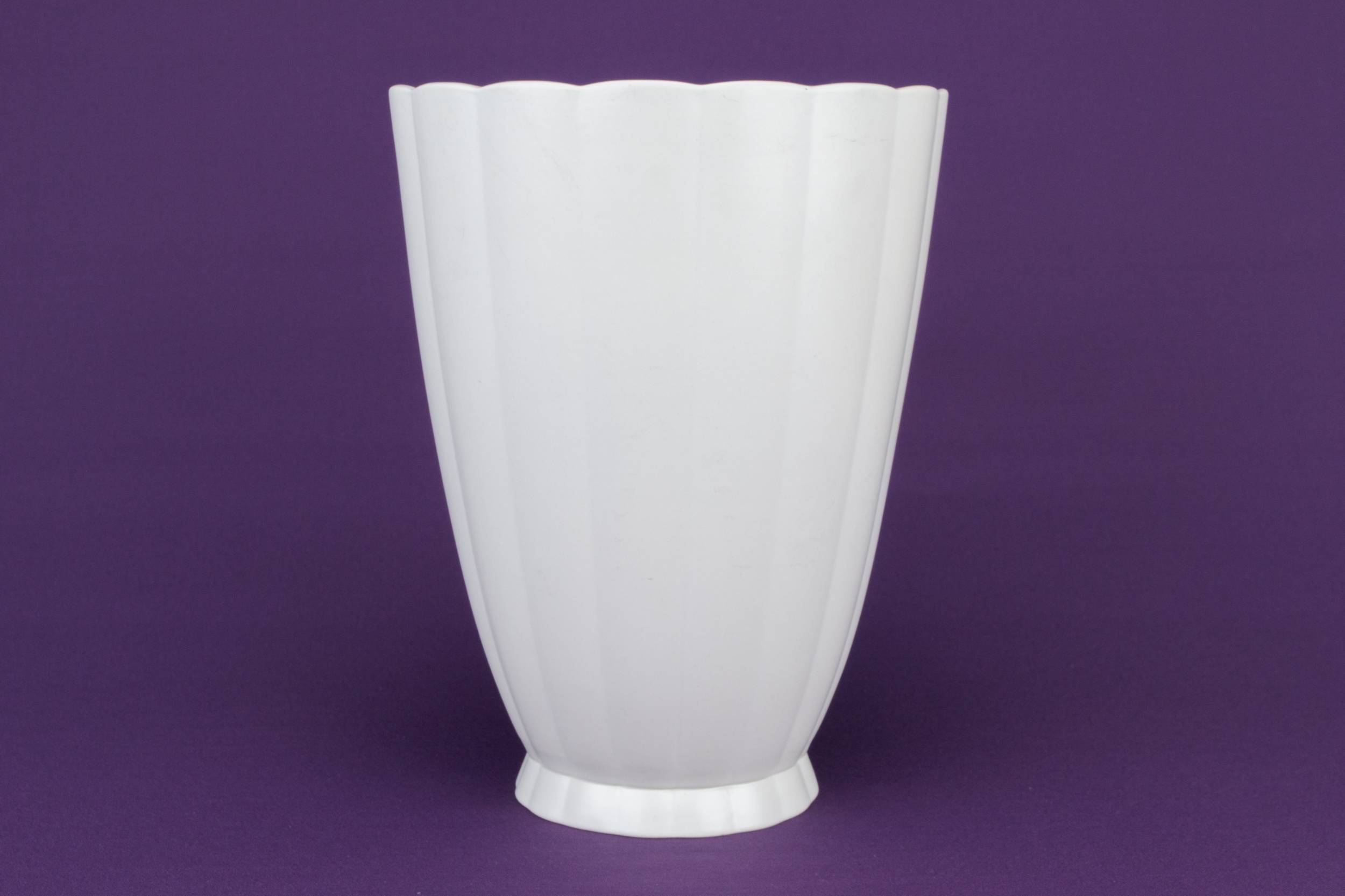 Art Deco Porcelain — Large Wedgwood white vase 2