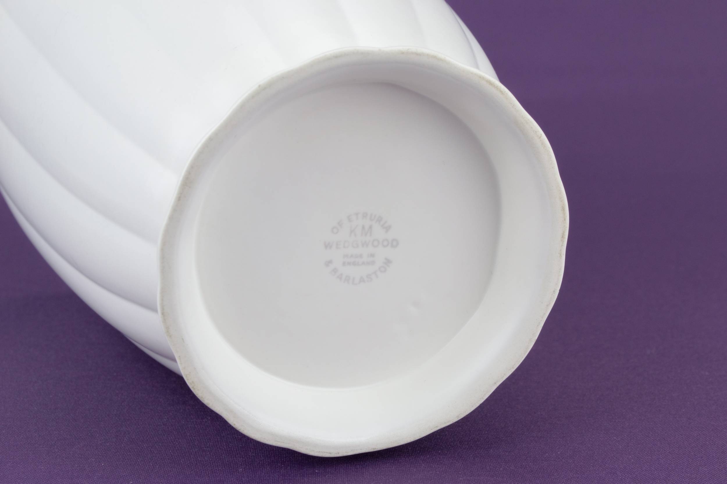 Art Deco Porcelain — Large Wedgwood white vase 3