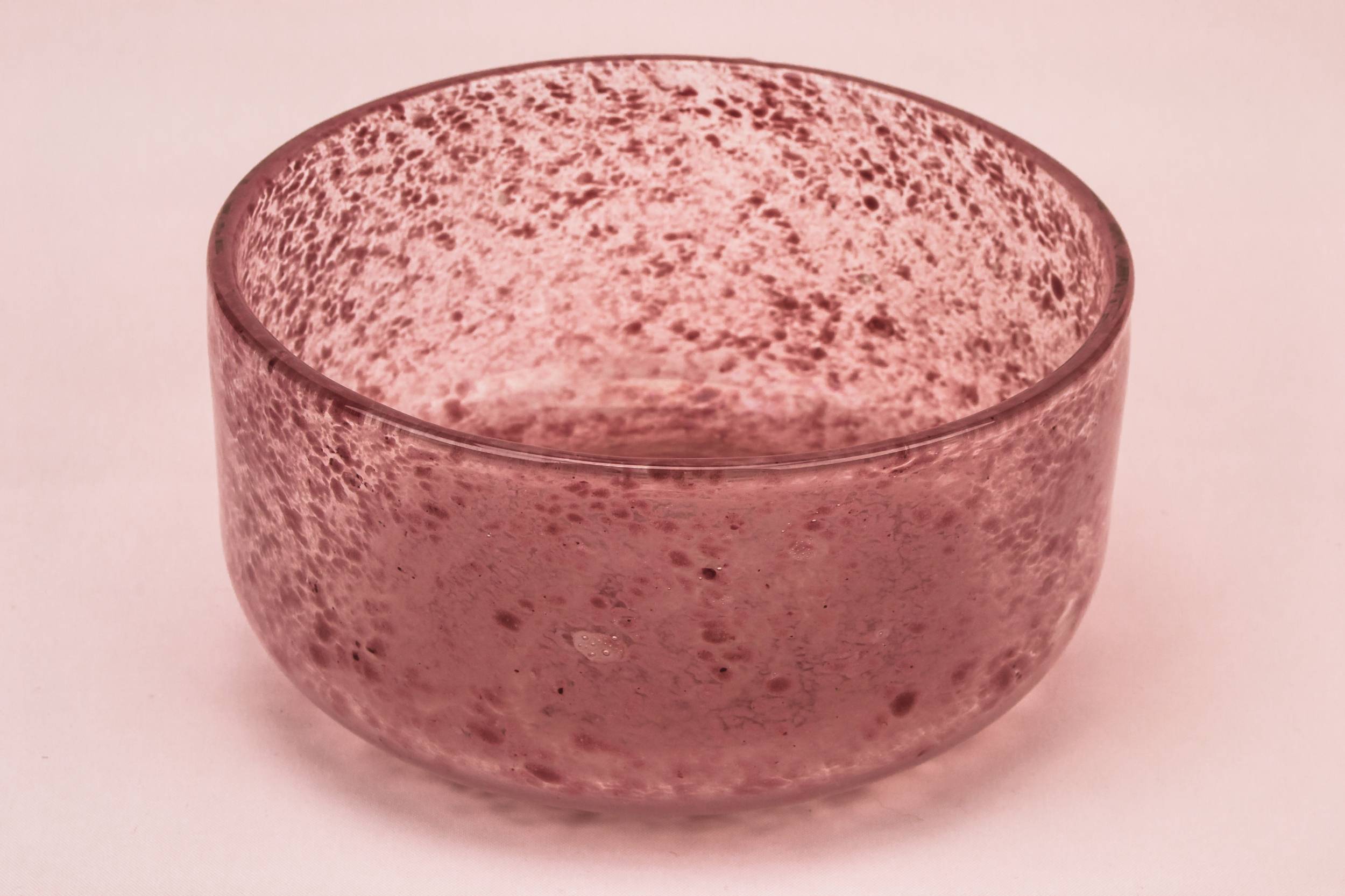 Imposing Post Modern — Pink glass serving bowl 1