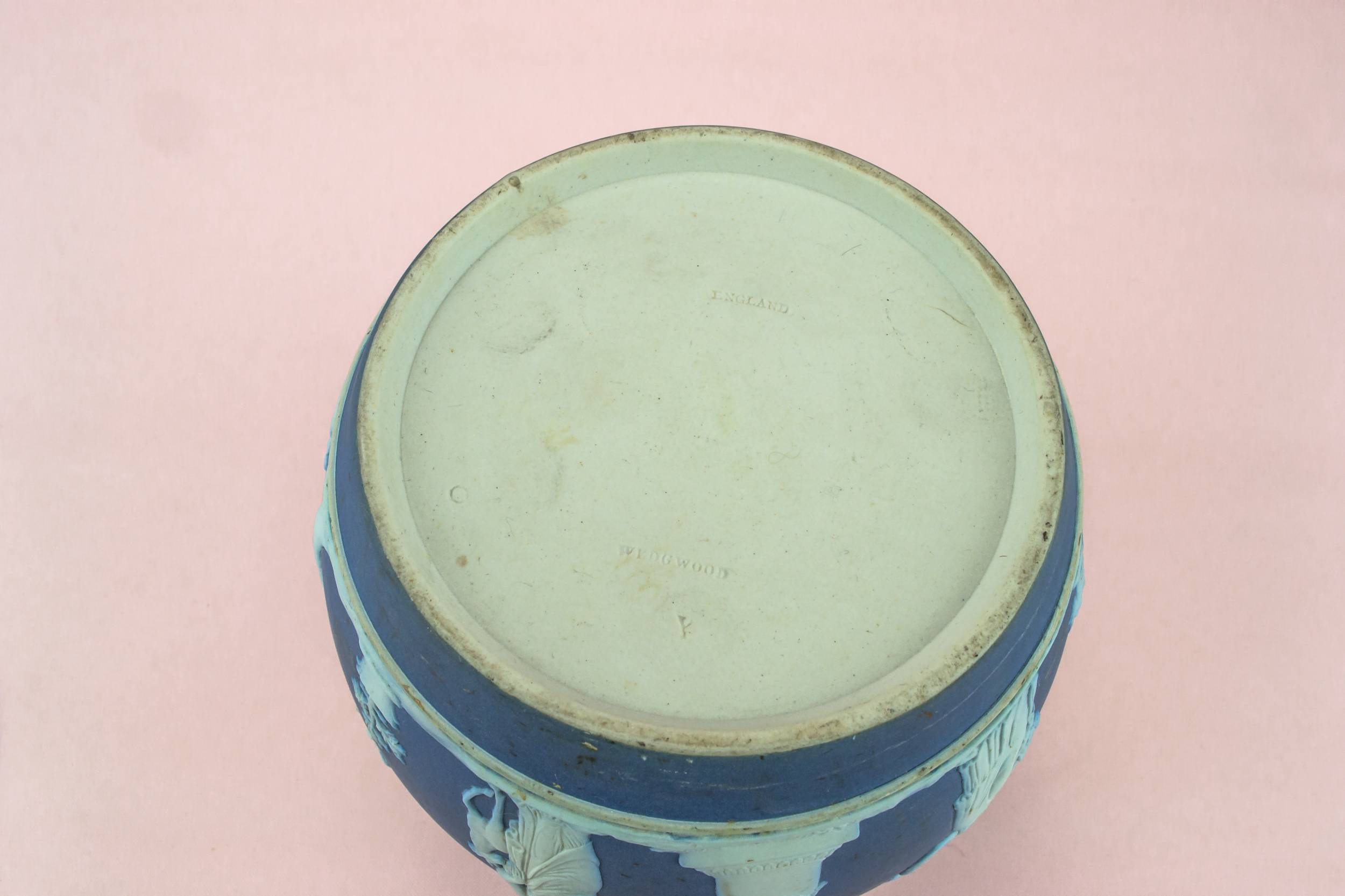 Neo-classical Antique Figures — Wedgwood blue ice bucket 4