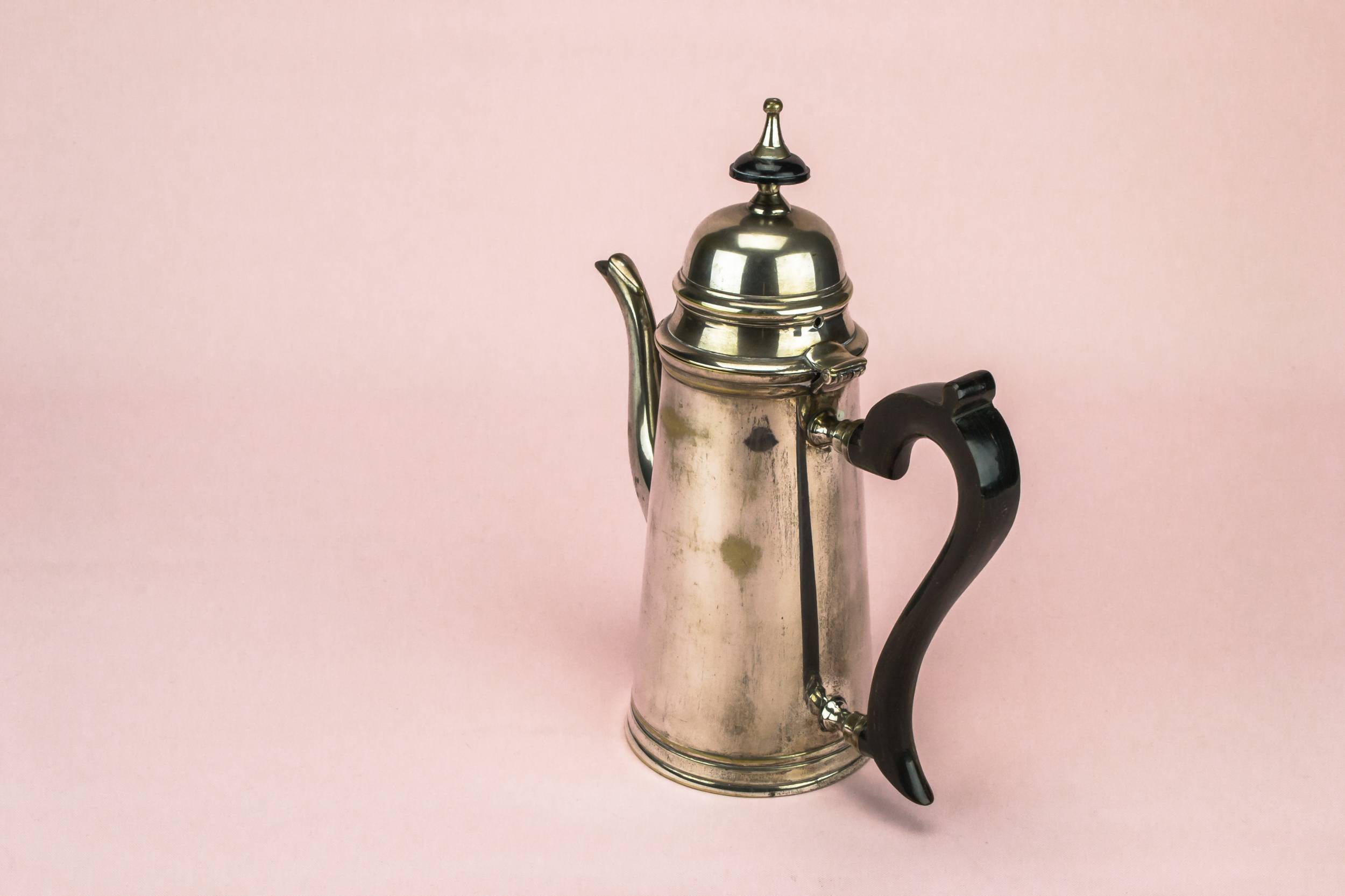 Antique Silver Minimalist — Silver plated teapot 2