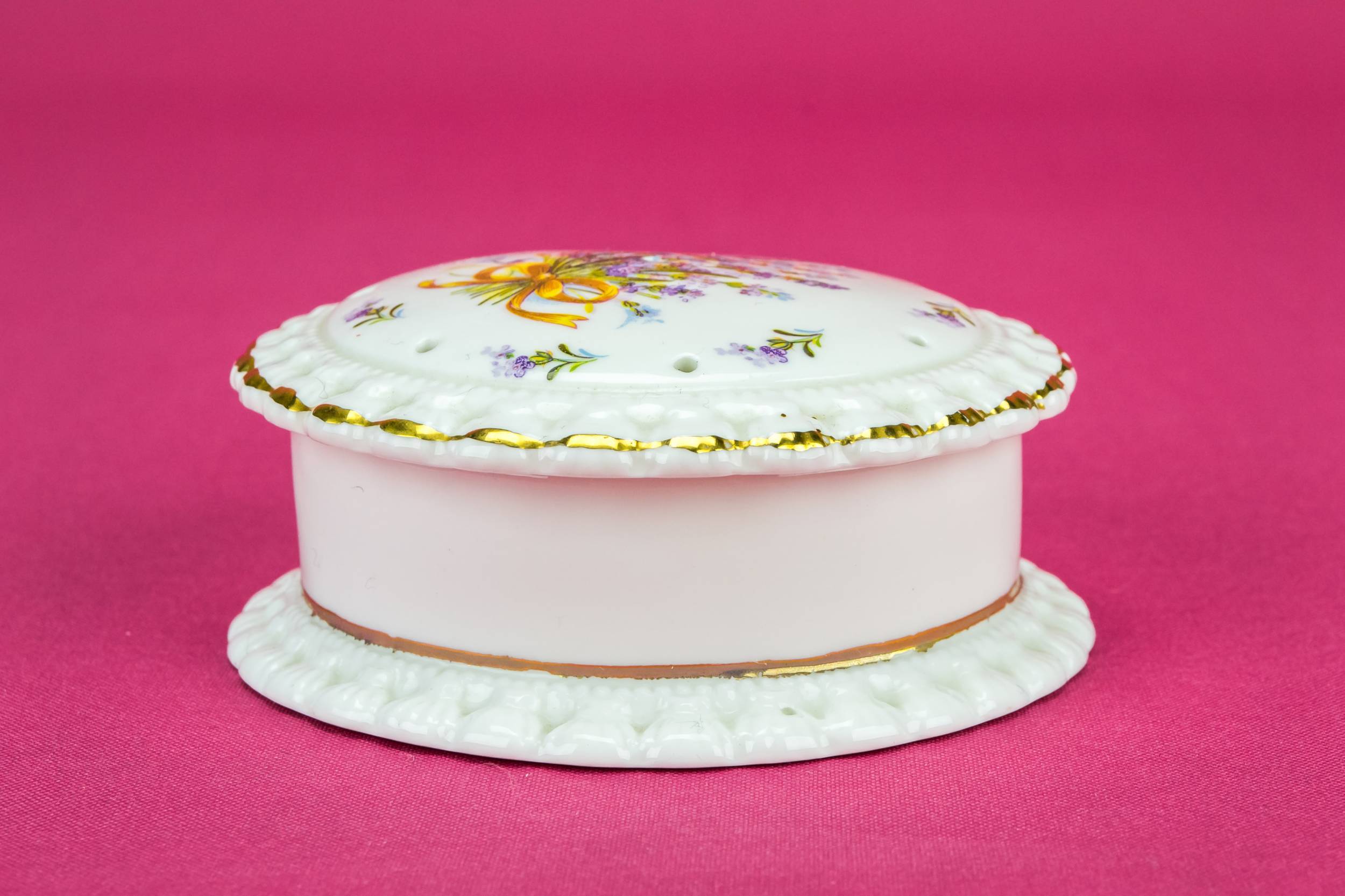 Porcelain Elegant BOX — Dressing table lavender box 1