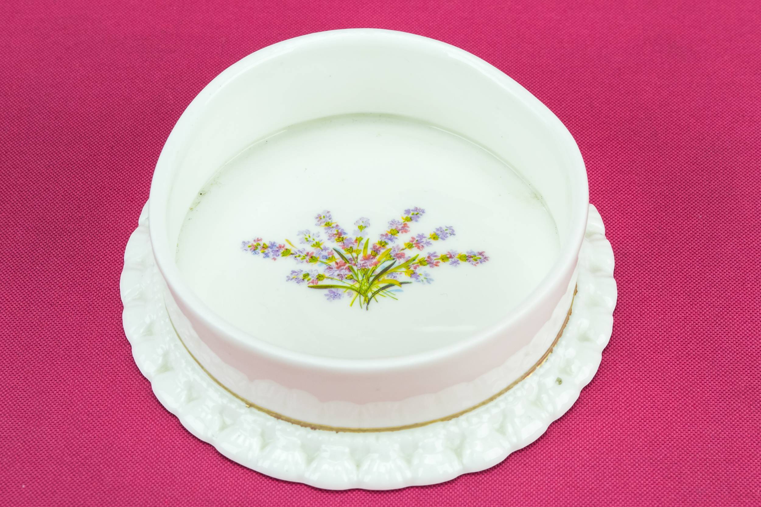 Porcelain Elegant BOX — Dressing table lavender box 2