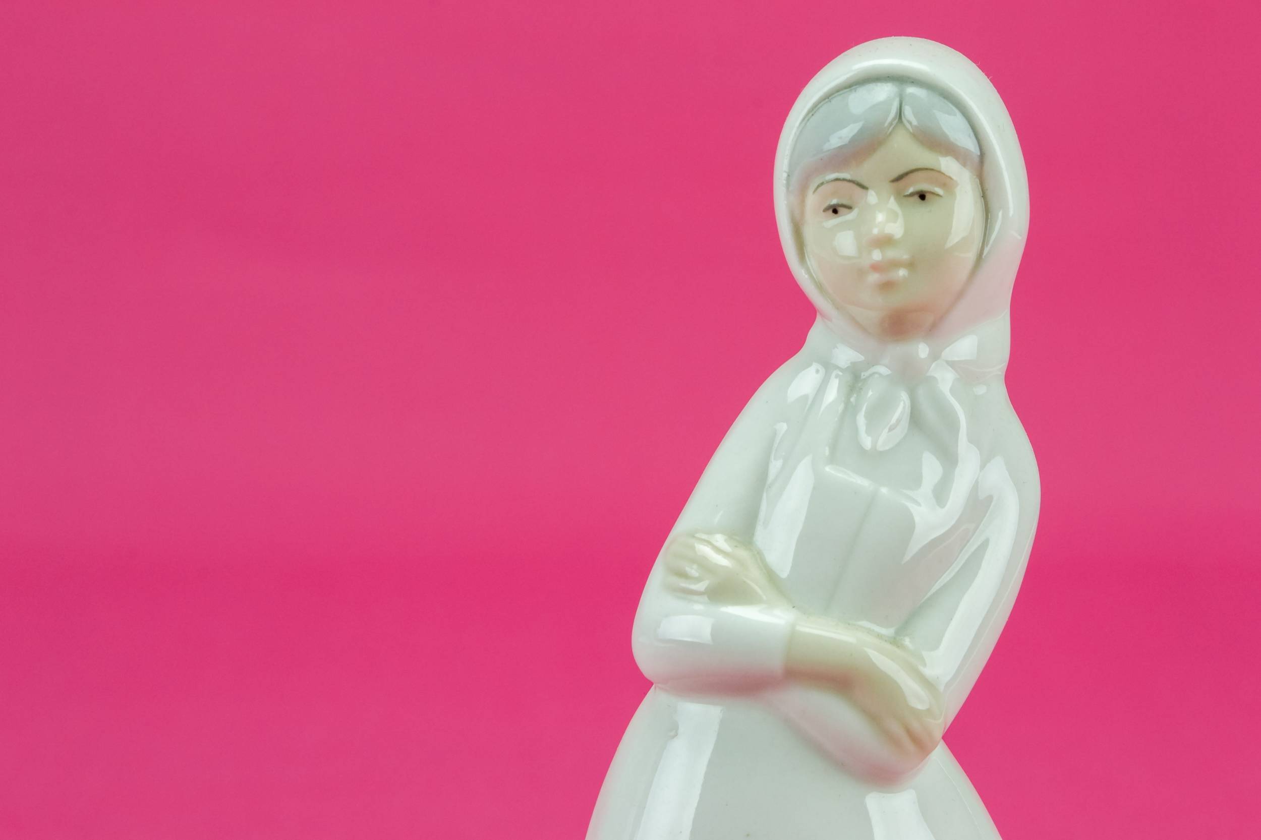 Charming Porcelain Porcelanas — 2 porcelain girl figures 2