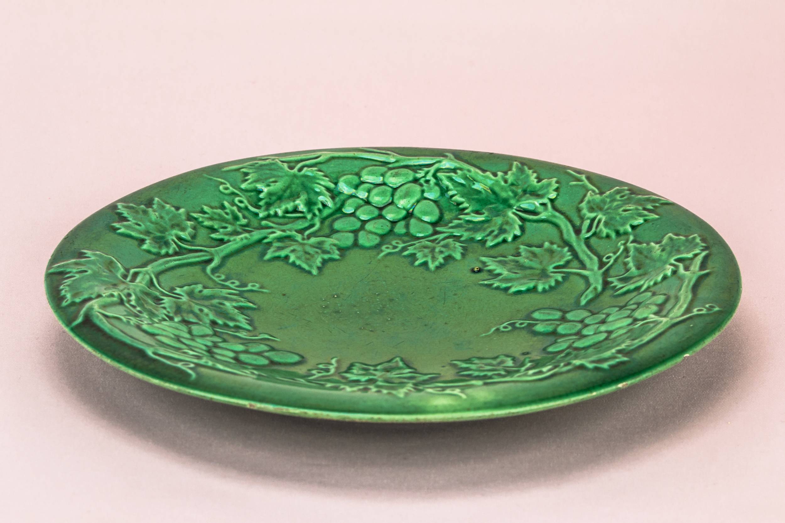 Green Majolica Plate — Green majolica dessert plate 1