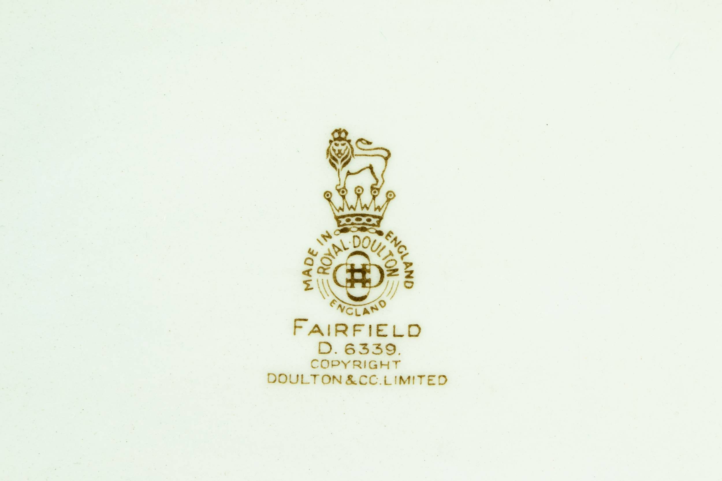 Serving Platter Fairfield — Royal Doulton floral platter 1