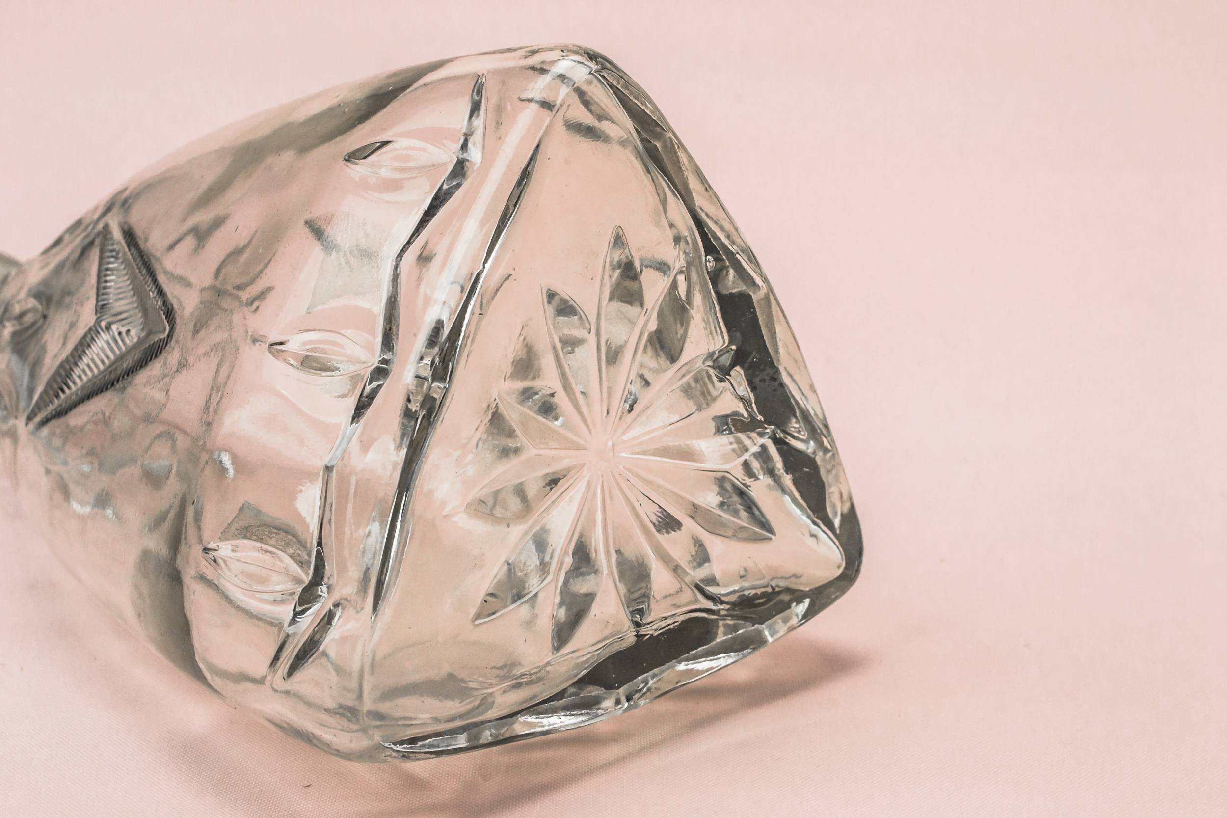 Triangular Glass Wine — Triangular glass decanter 3